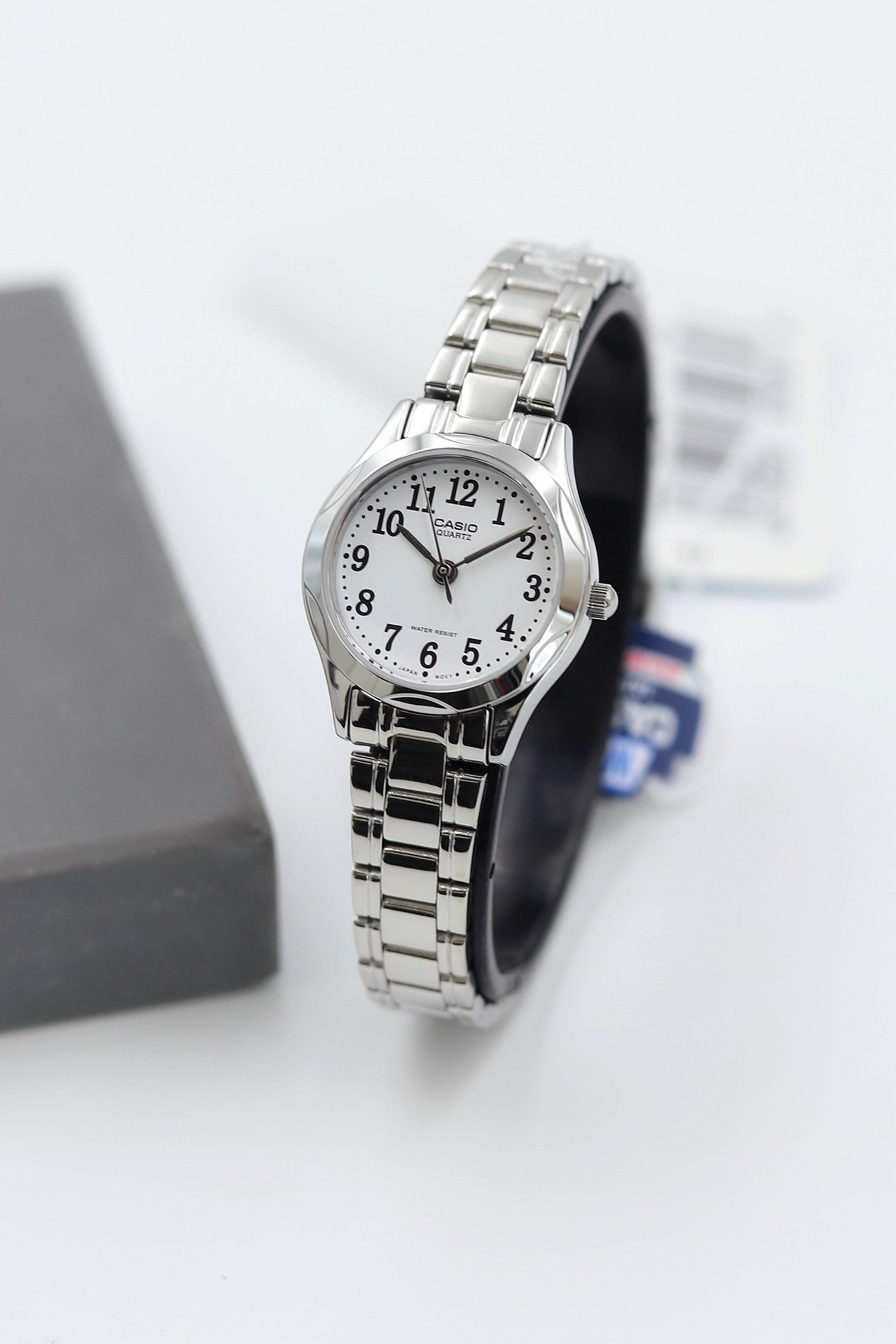 Casio Çelik Kordon Kadın Kol Saati ASW123-126CS