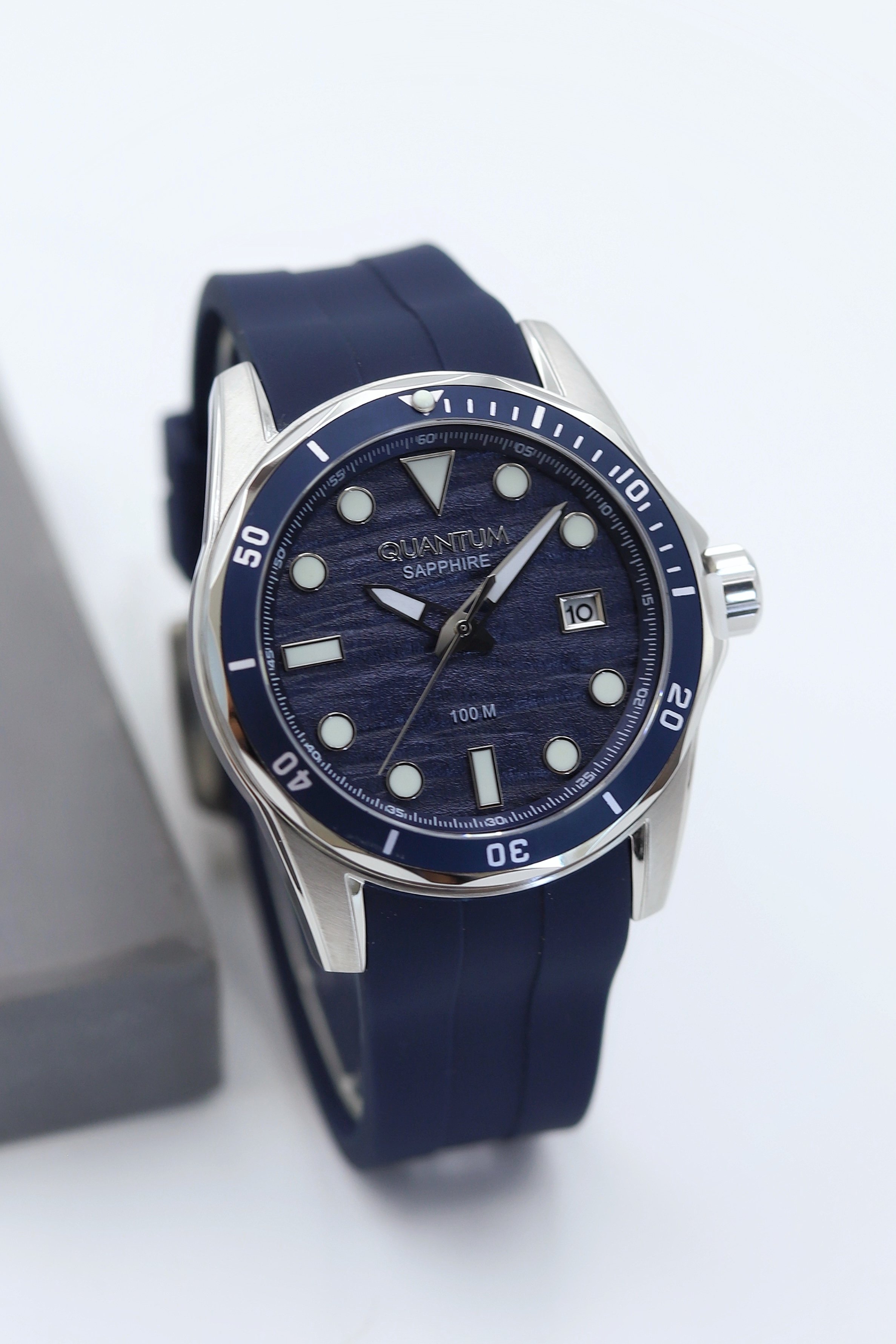 Quantum Safir Cam Silikon Kordon Erkek Kol Saati ASW123-i1994Q