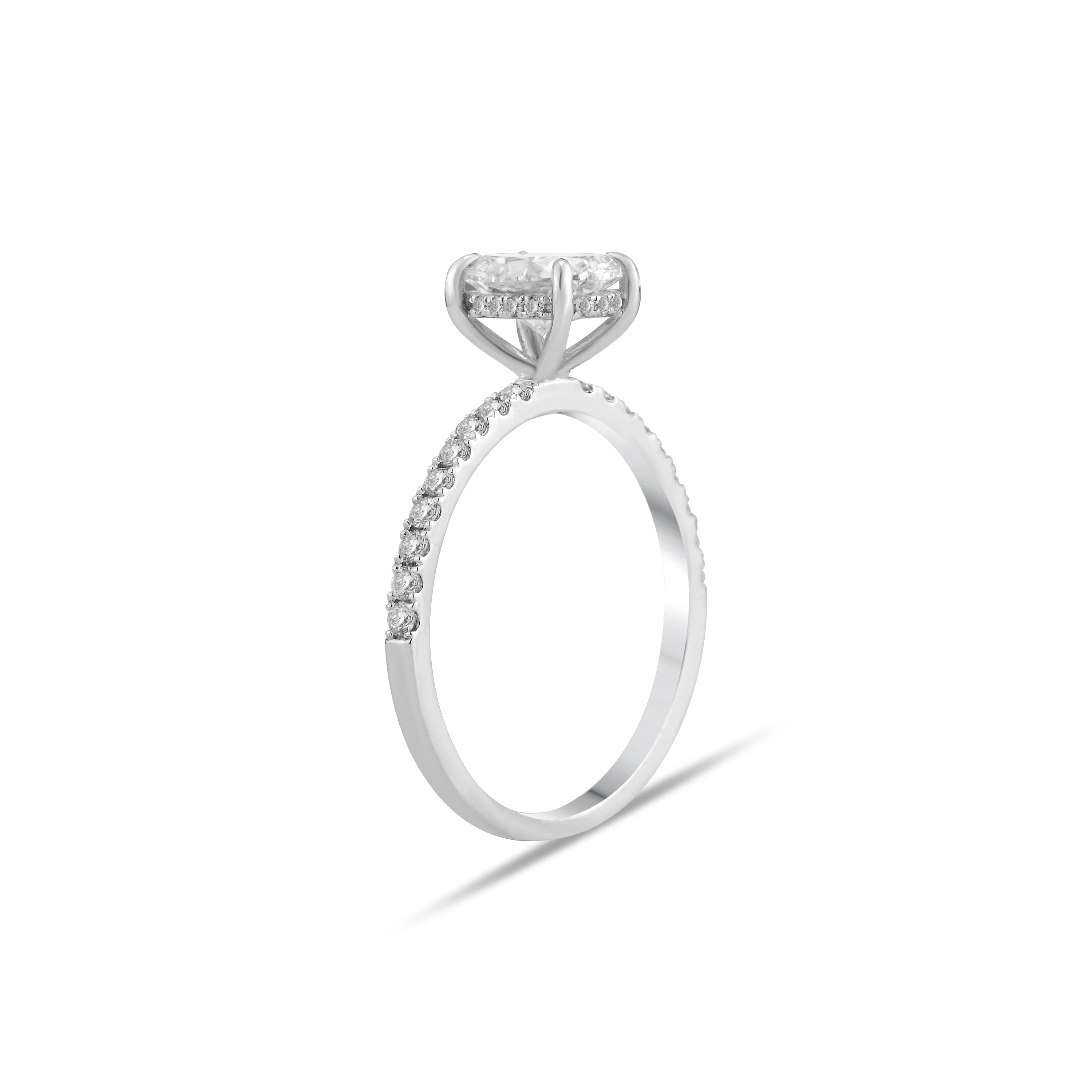 14 Ayar Beyaz Altın Lab Grown Oval Kesim Pırlanta Taşlı Tektaş Yüzük