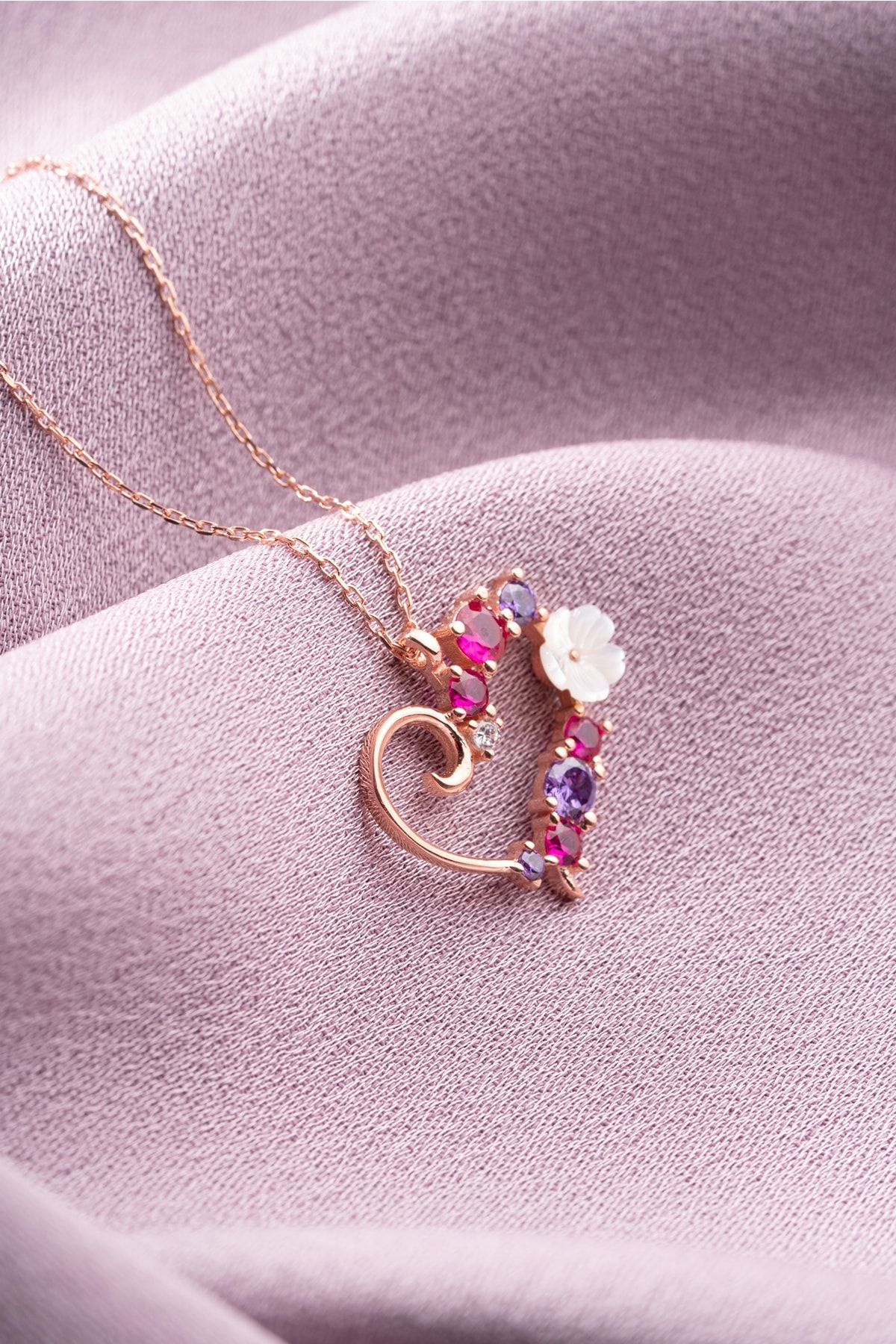 925 Ayar Gümüş Manolya Çiçeği Zirkon Taşlı Kalp Kolye