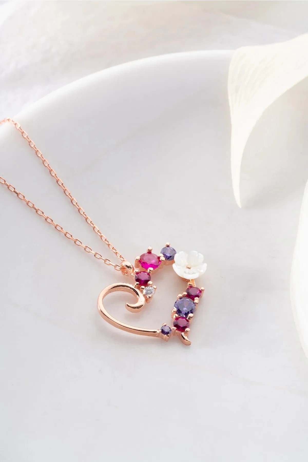 925 Ayar Gümüş Manolya Çiçeği Zirkon Taşlı Kalp Kolye