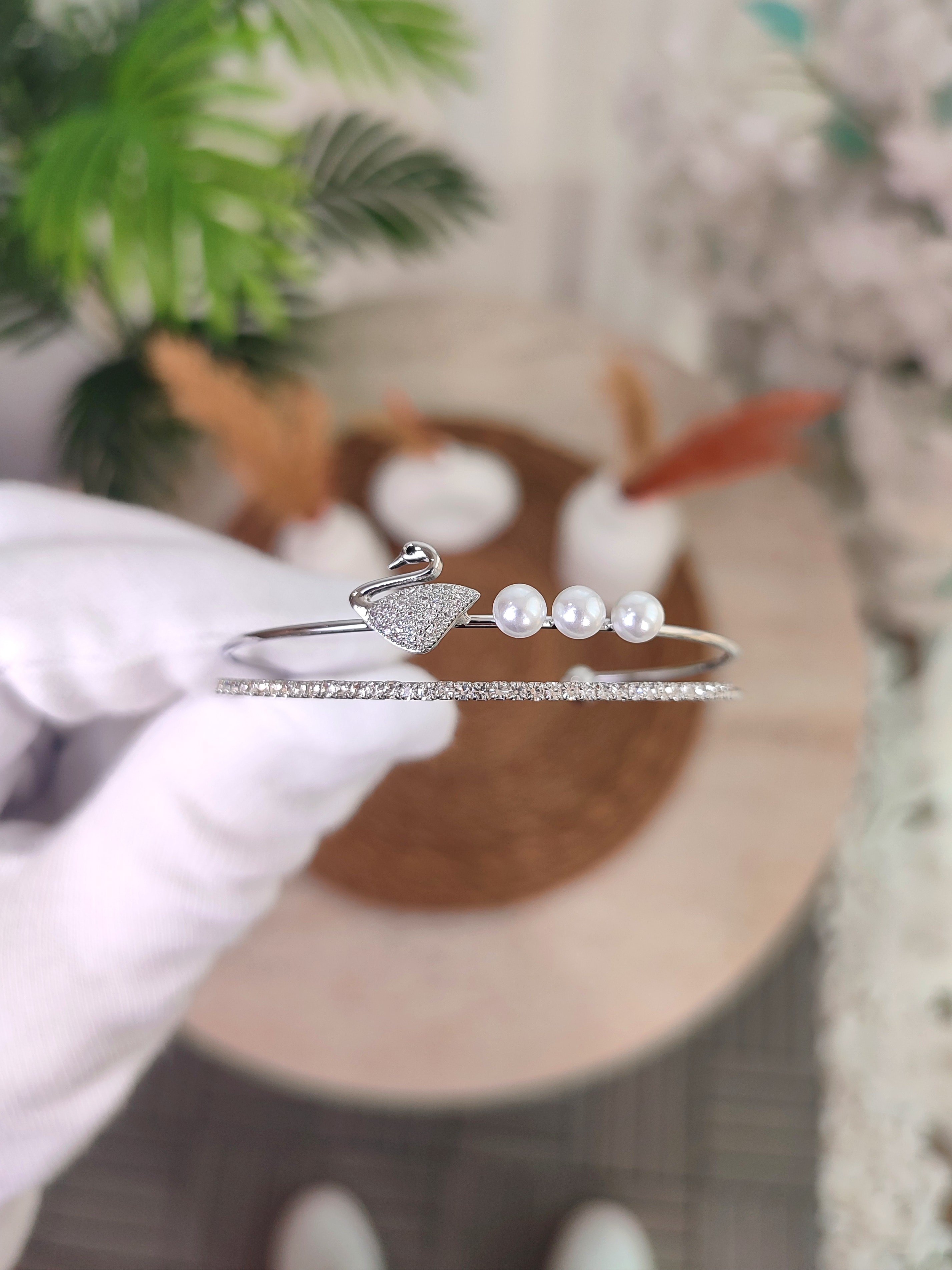 Kadın Zirkon ve İnci Taşlı Kuğu Model Bileklik