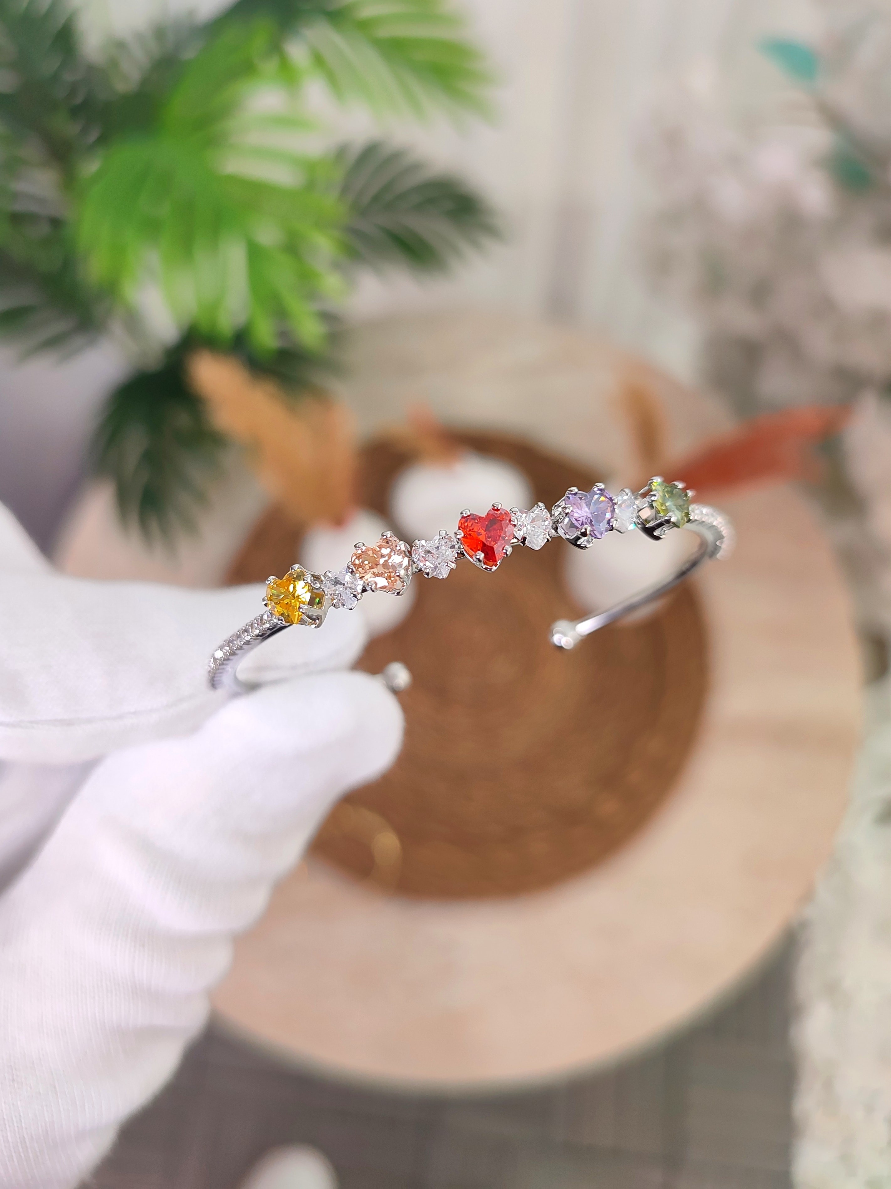Kadın Sıralı Renkli Zirkon Taşlı Kalp Model Bileklik