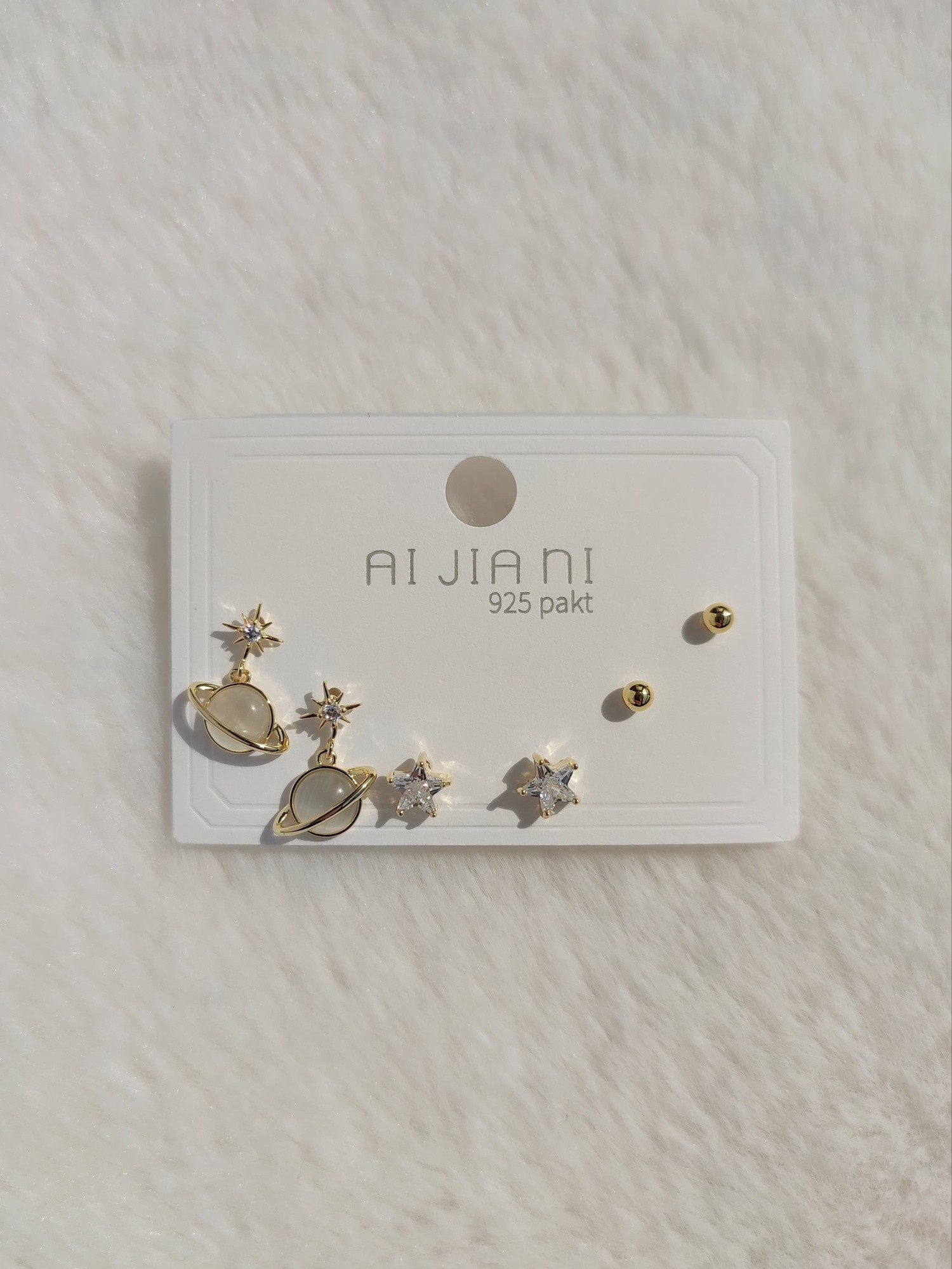 Kadın Gezegen ve Yıldız Temalı Altılı Set Küpe