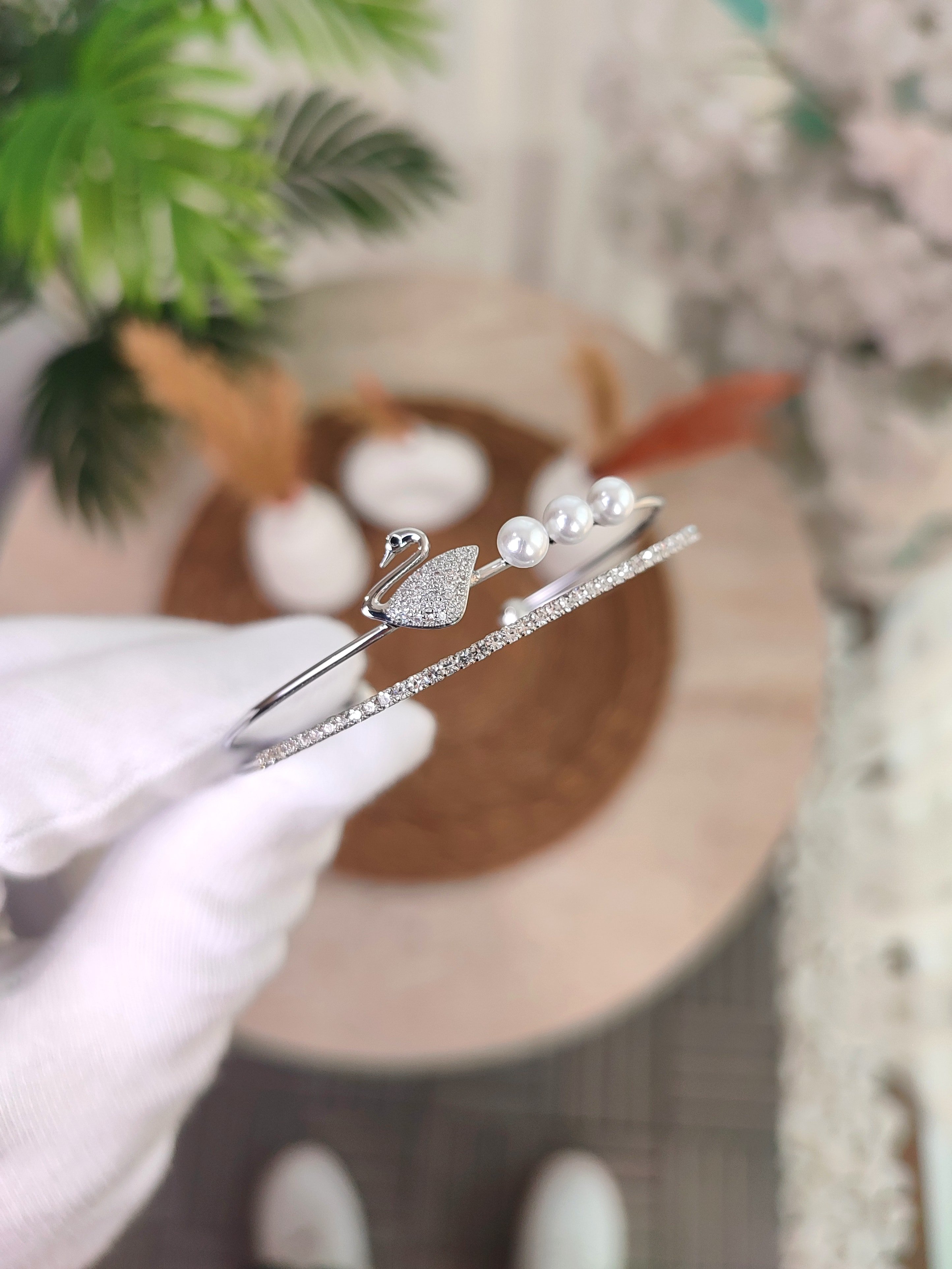 Kadın Zirkon ve İnci Taşlı Kuğu Model Bileklik