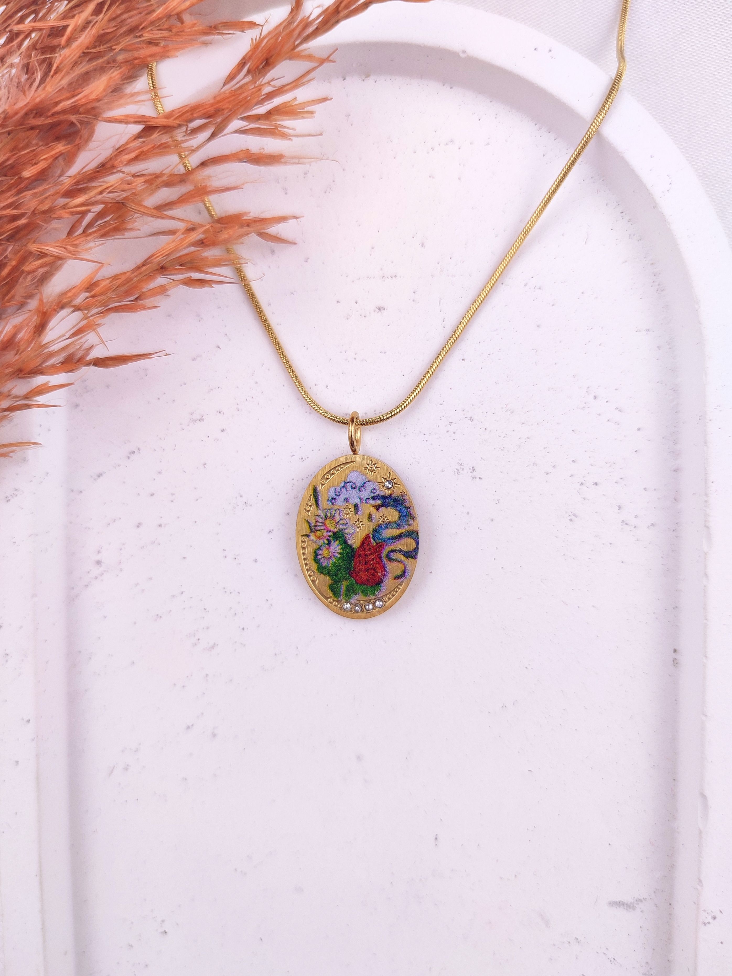 Kadın Çelik Gold Motifli Vintage Kolye