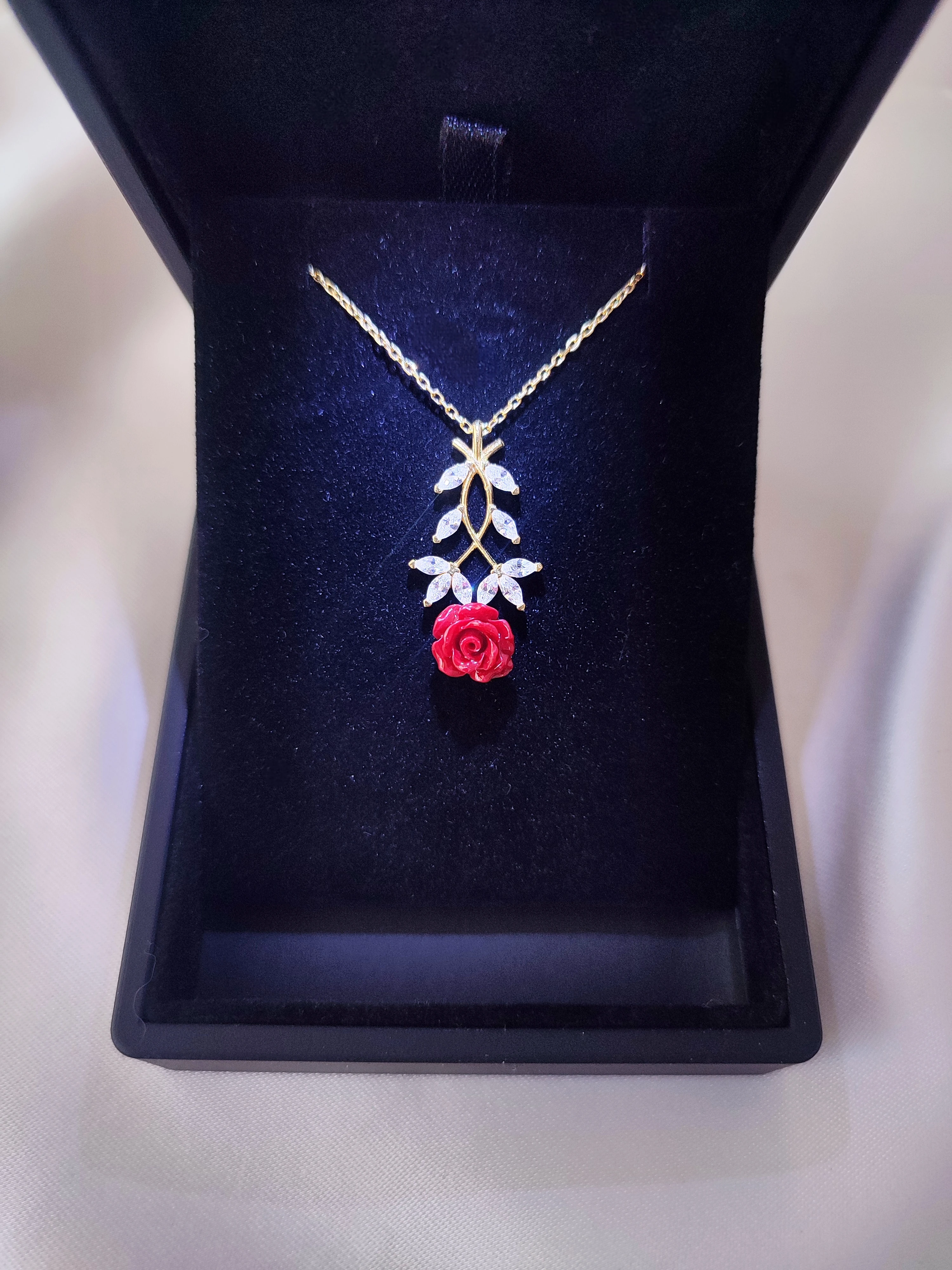 925 Ayar Gümüş Zarif Kırmızı Gül Kolye