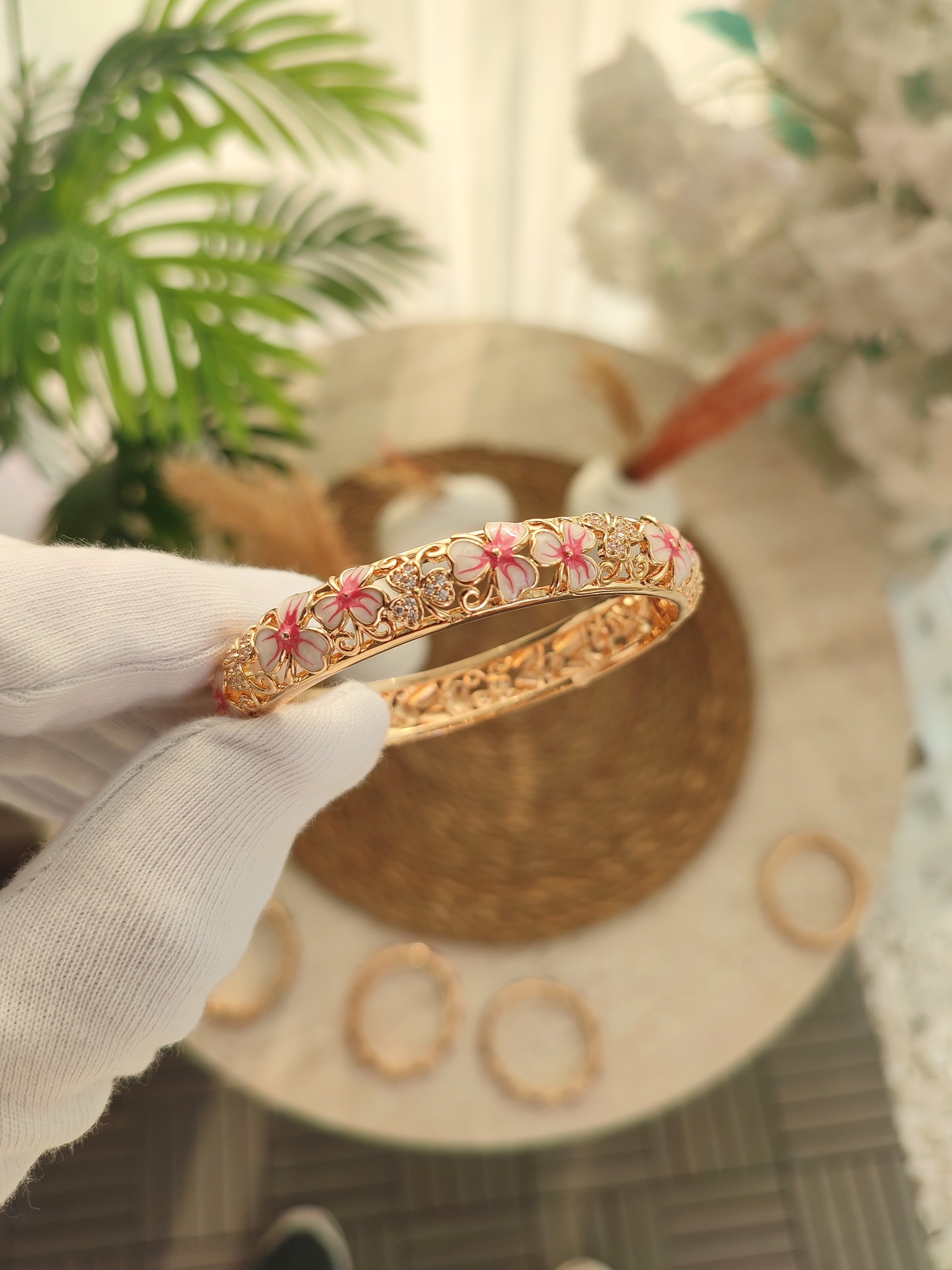 Mineli Renkli Çiçek Desen Vintage Bileklik