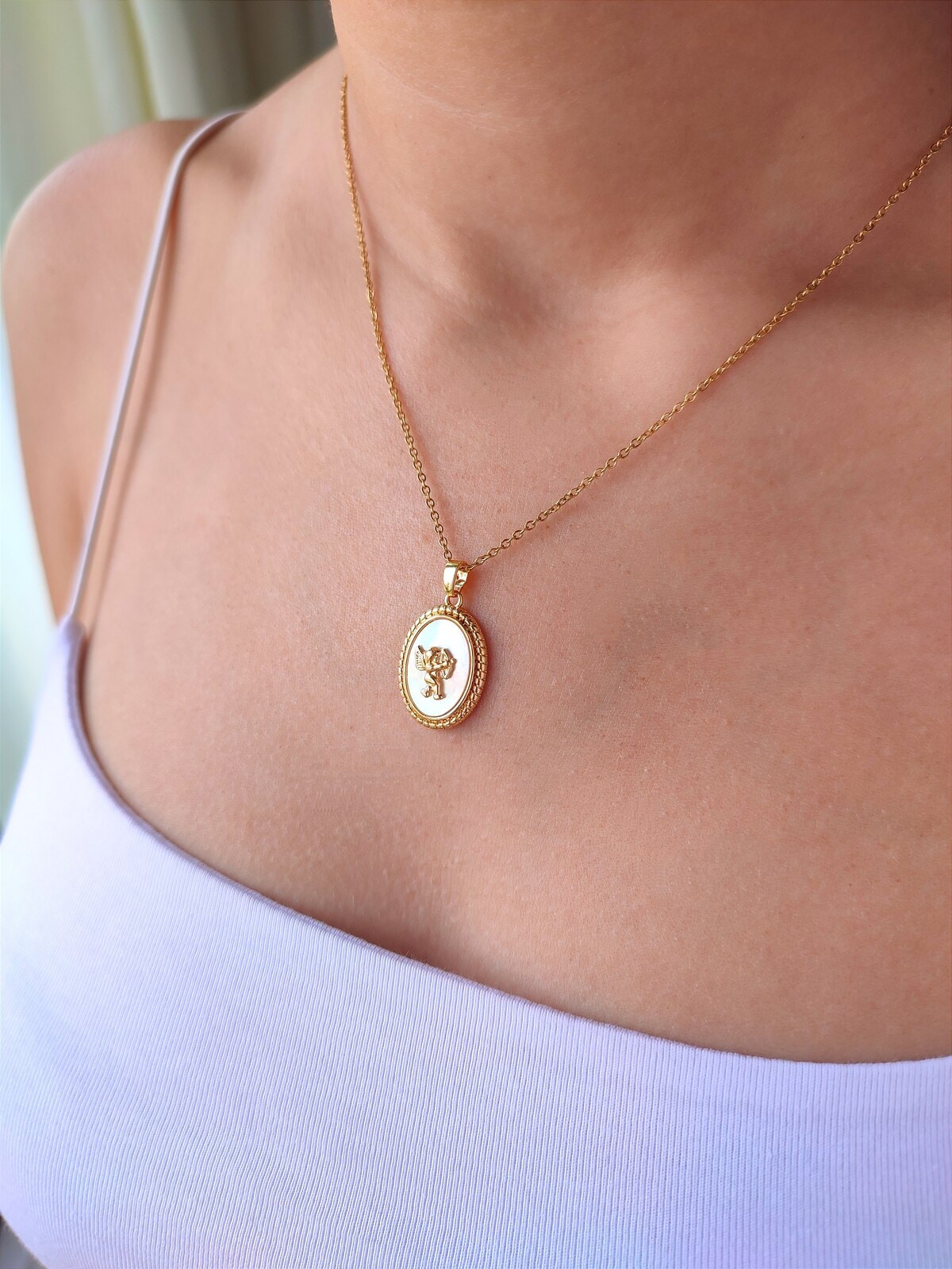 Kadın Paslanmaz Çelik Gold Oval Otantik Eros Aşk Tanrısı Figürlü Kolye