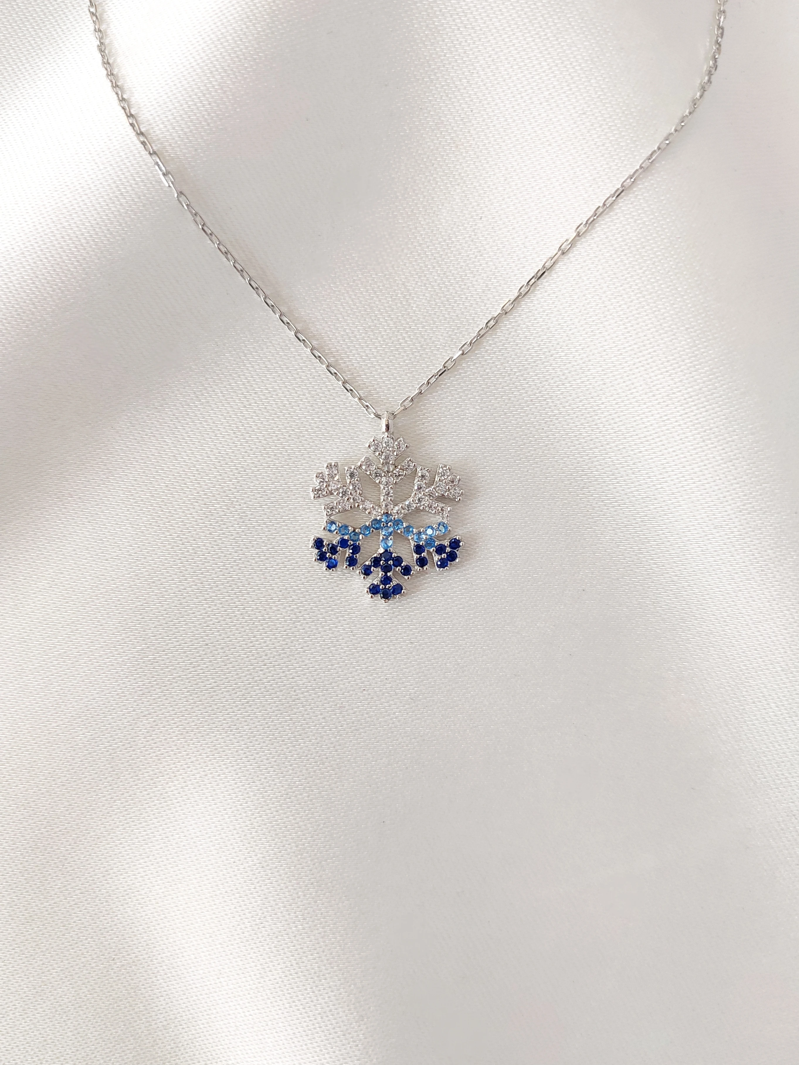 925 Ayar Gümüş Kar Tanesi Kolye