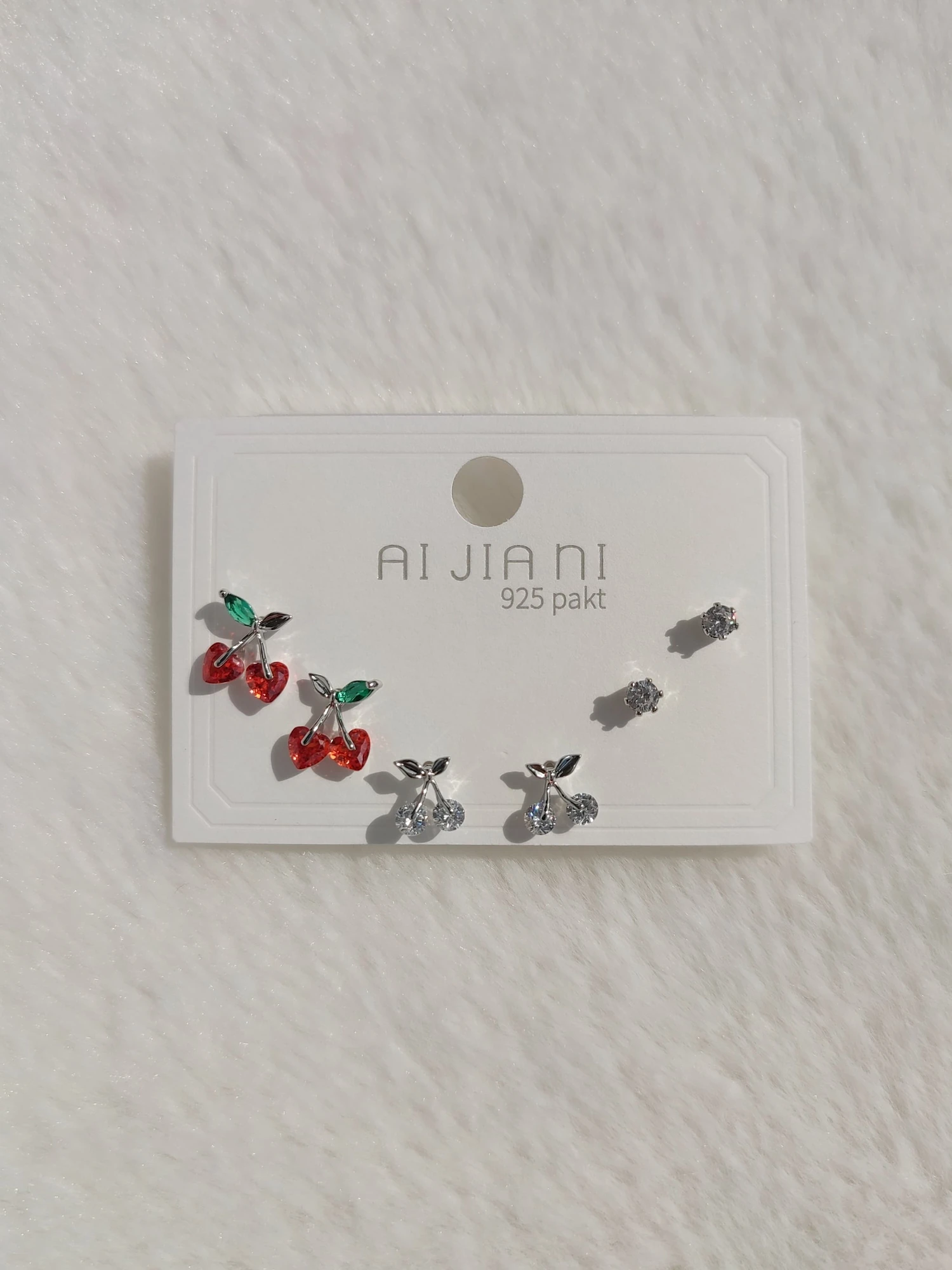 Kadın Kiraz Model Altılı Set Küpe