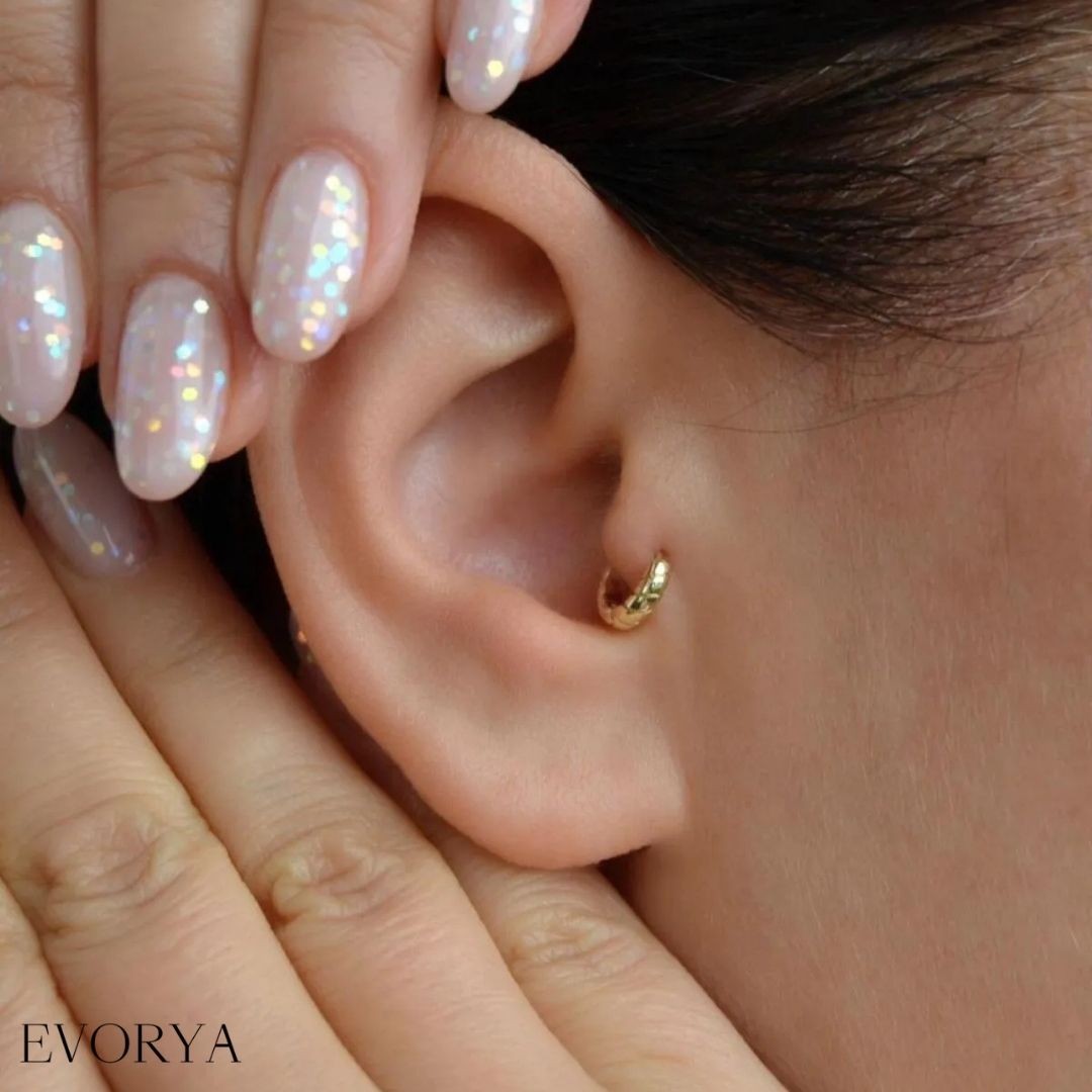 tragus piercing bölgesi