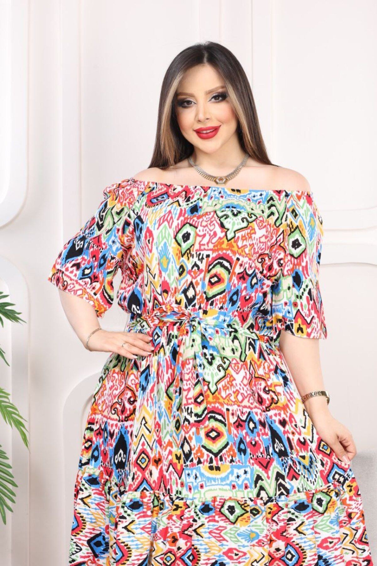 DESENLİ YAKASI LASTİKLİ KUŞAKLI ELBİSE