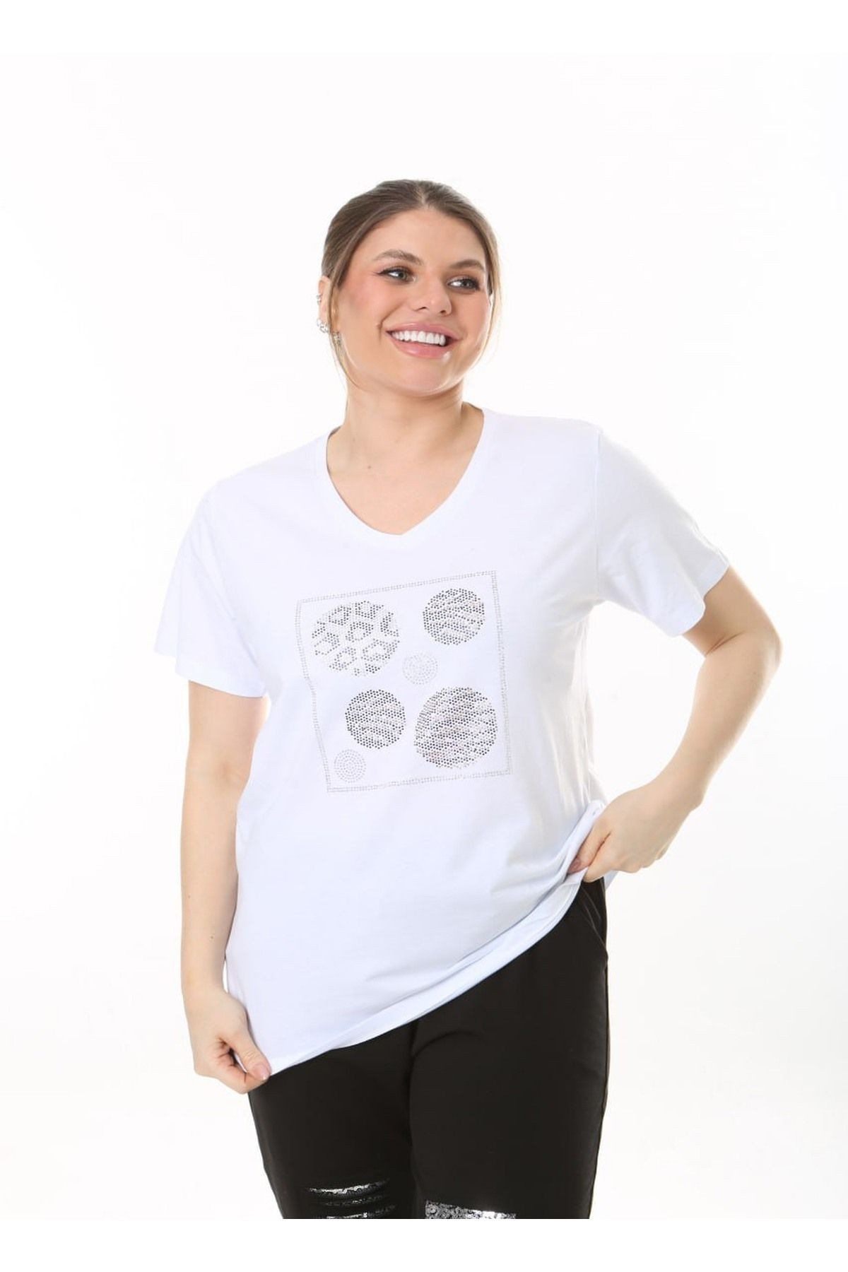 Büyük Beden V Yaka Önü Taşlı Tshirt