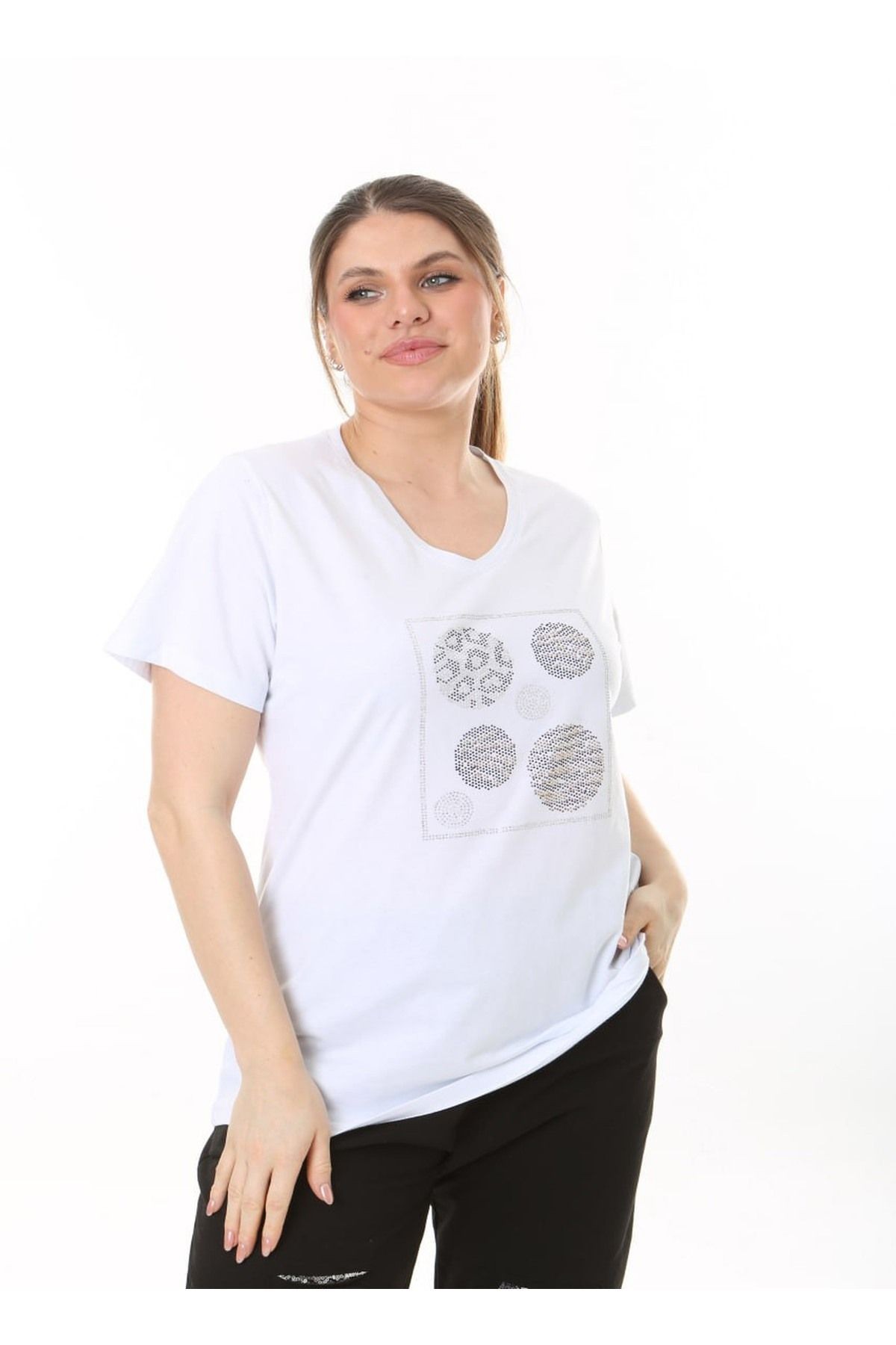 Büyük Beden V Yaka Önü Taşlı Tshirt