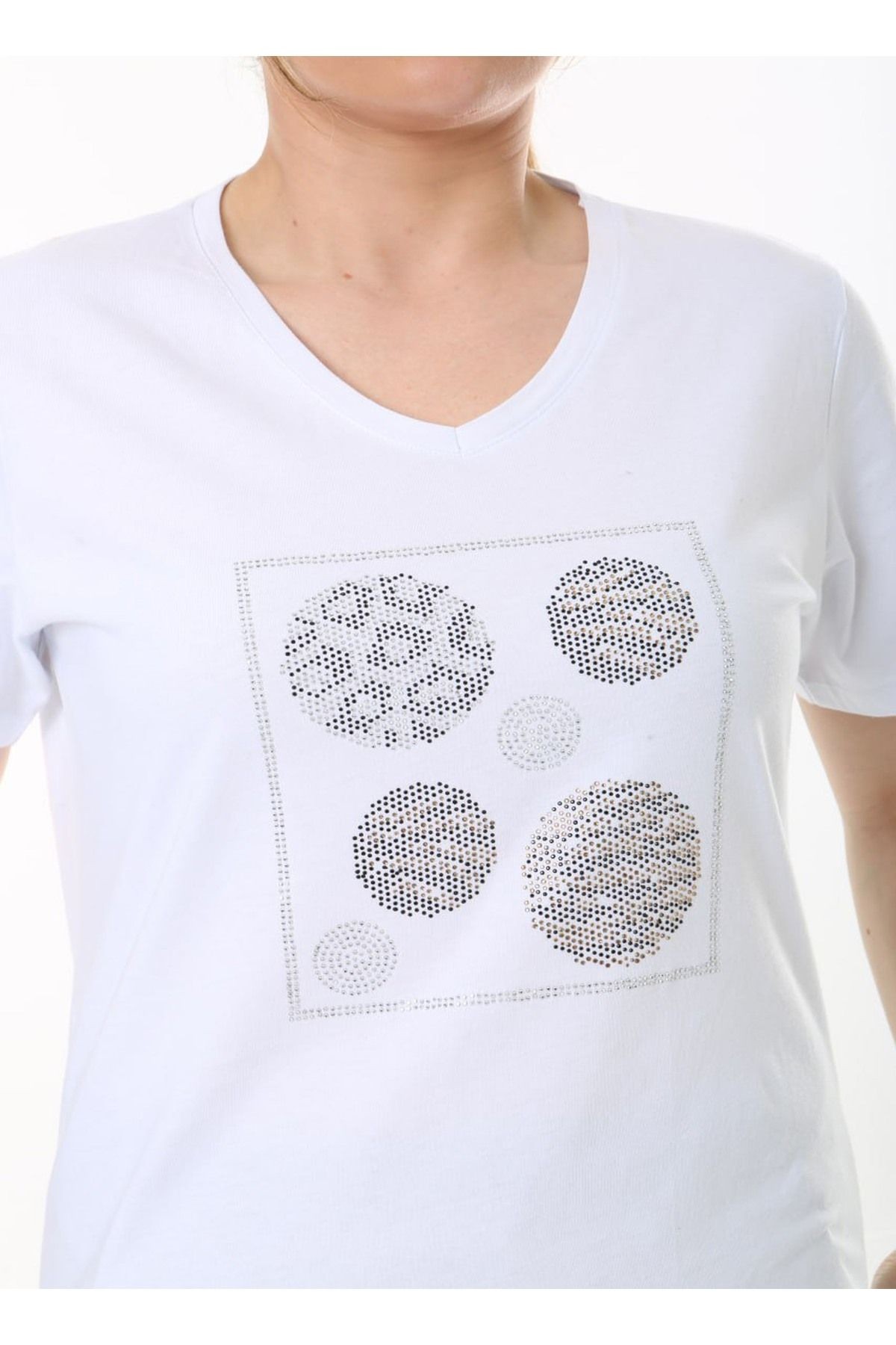 Büyük Beden V Yaka Önü Taşlı Tshirt