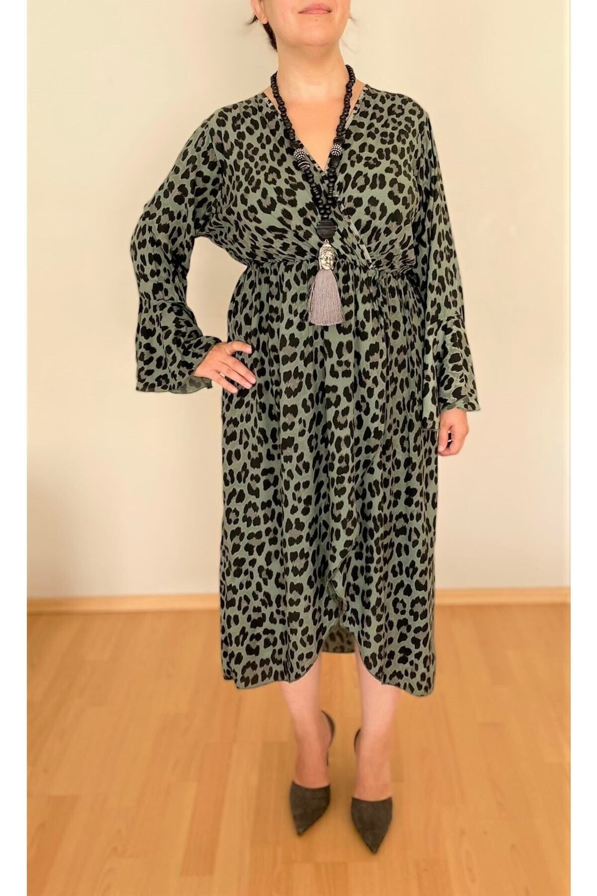 Leopar Kruveze Yaka, Beli Lastikli, Eteği Kapaklı Elbise