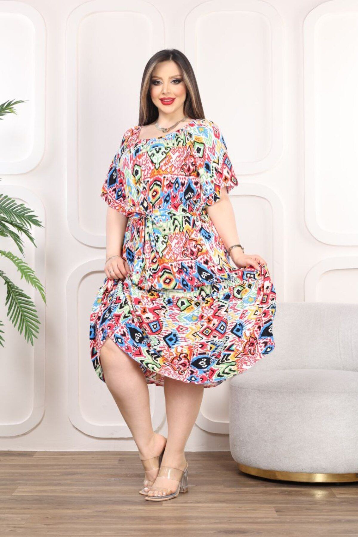 DESENLİ YAKASI LASTİKLİ KUŞAKLI ELBİSE