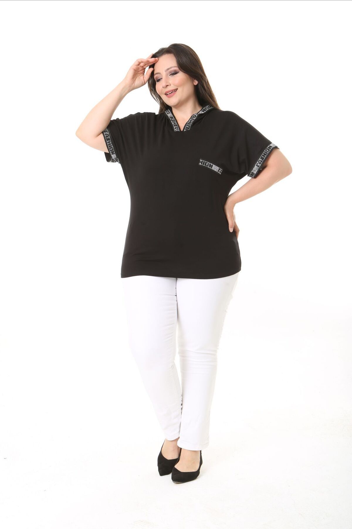 Siyah Kapüşonlu ve Taşlı Bluz