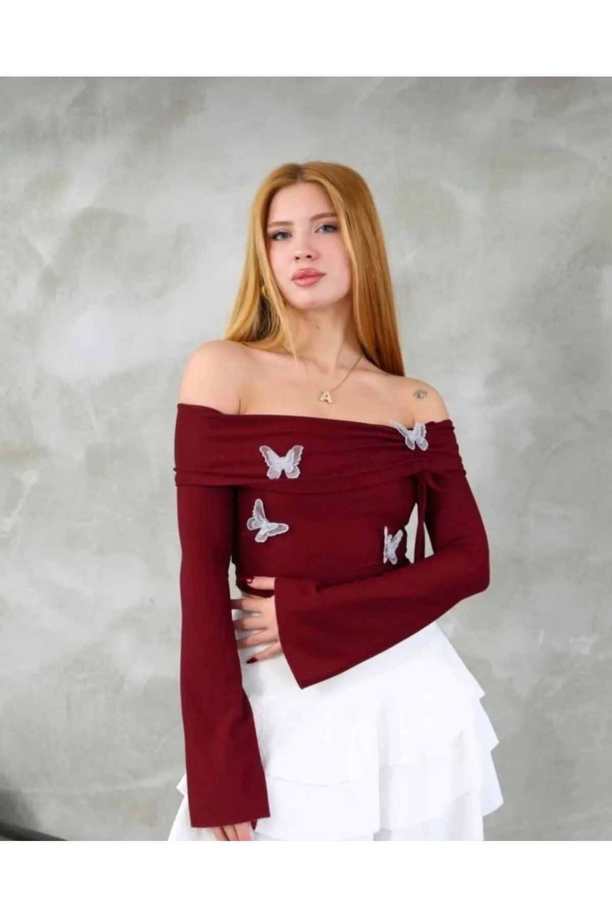 KELEBEK DETAYLI MADONNA BLUZ