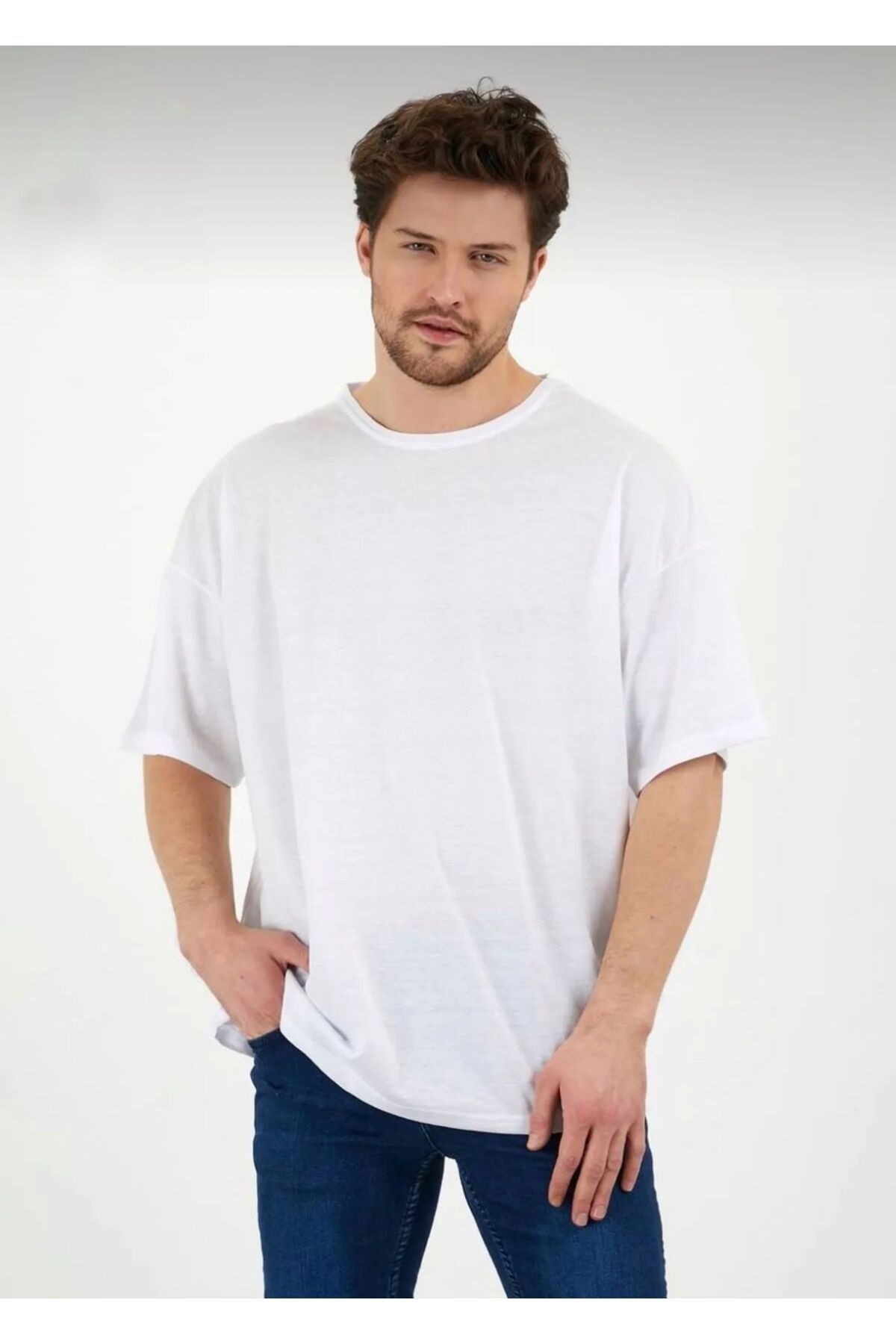 Erkek Oversize Pamuklu Bisiklet Yaka Kısa Kollu T-shirt - BEYAZ