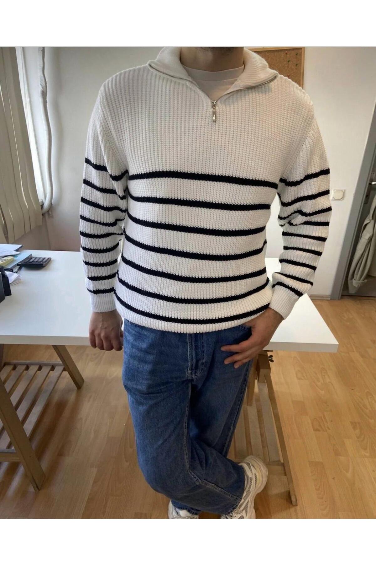 Siyah Beyaz Çizgili Yarım Fermuarlı Selanik Kumaş Triko Kazak