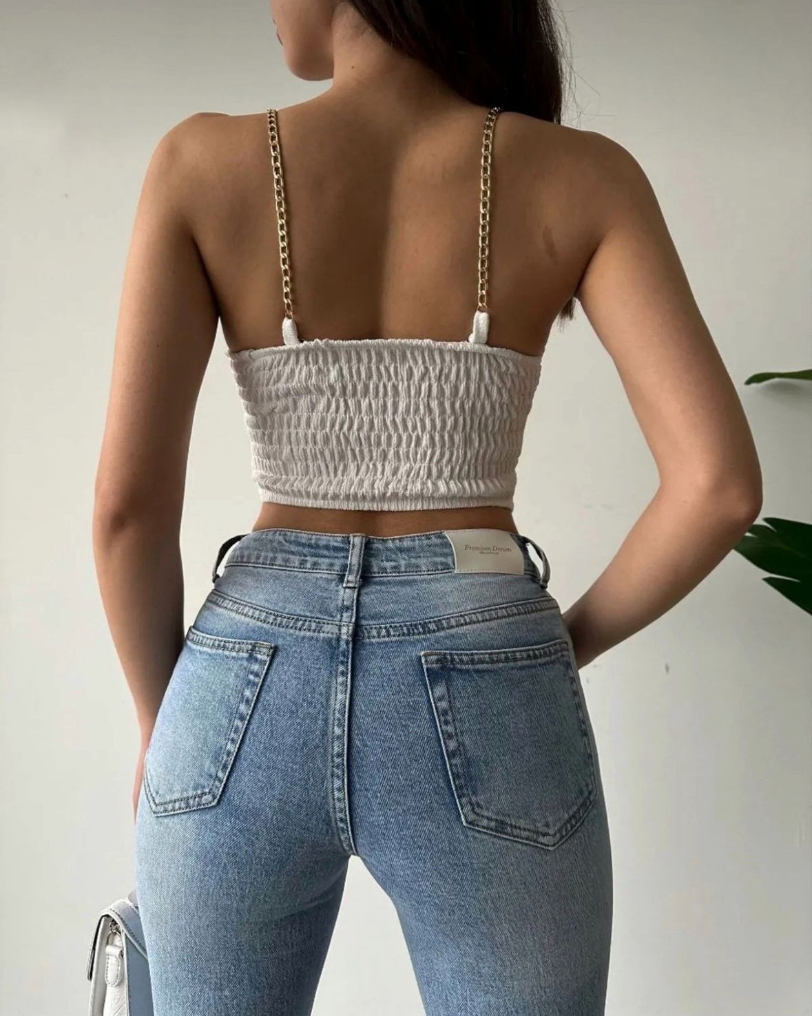 Kadın Gloplu Zincir Askılı Arkası Gipeli Crop Bluz