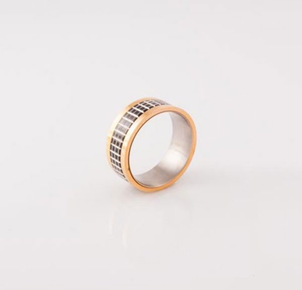 Unisex Gold Kare Desenli Çelik Yüzük (ORTASI DÖNEN)
