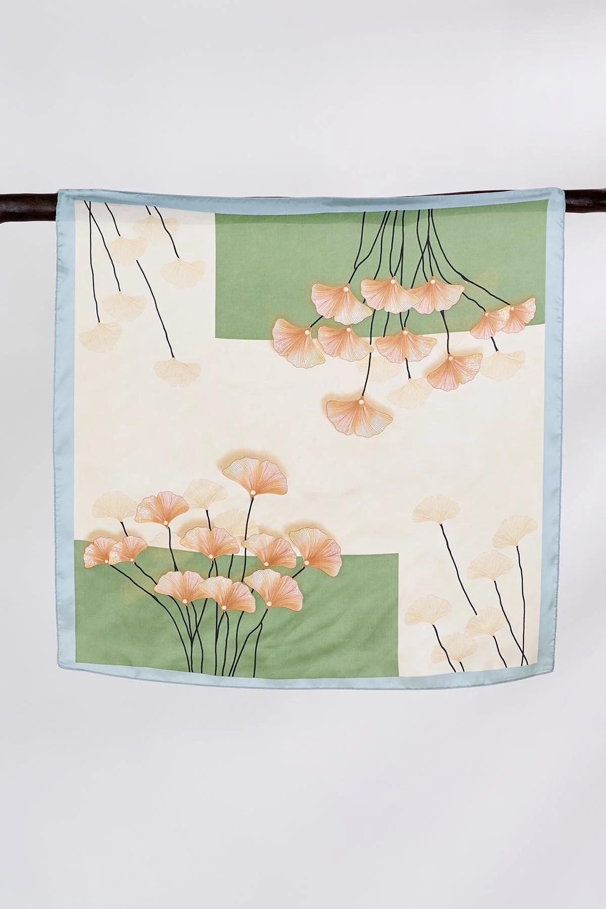 Çiçek Desenli Fular