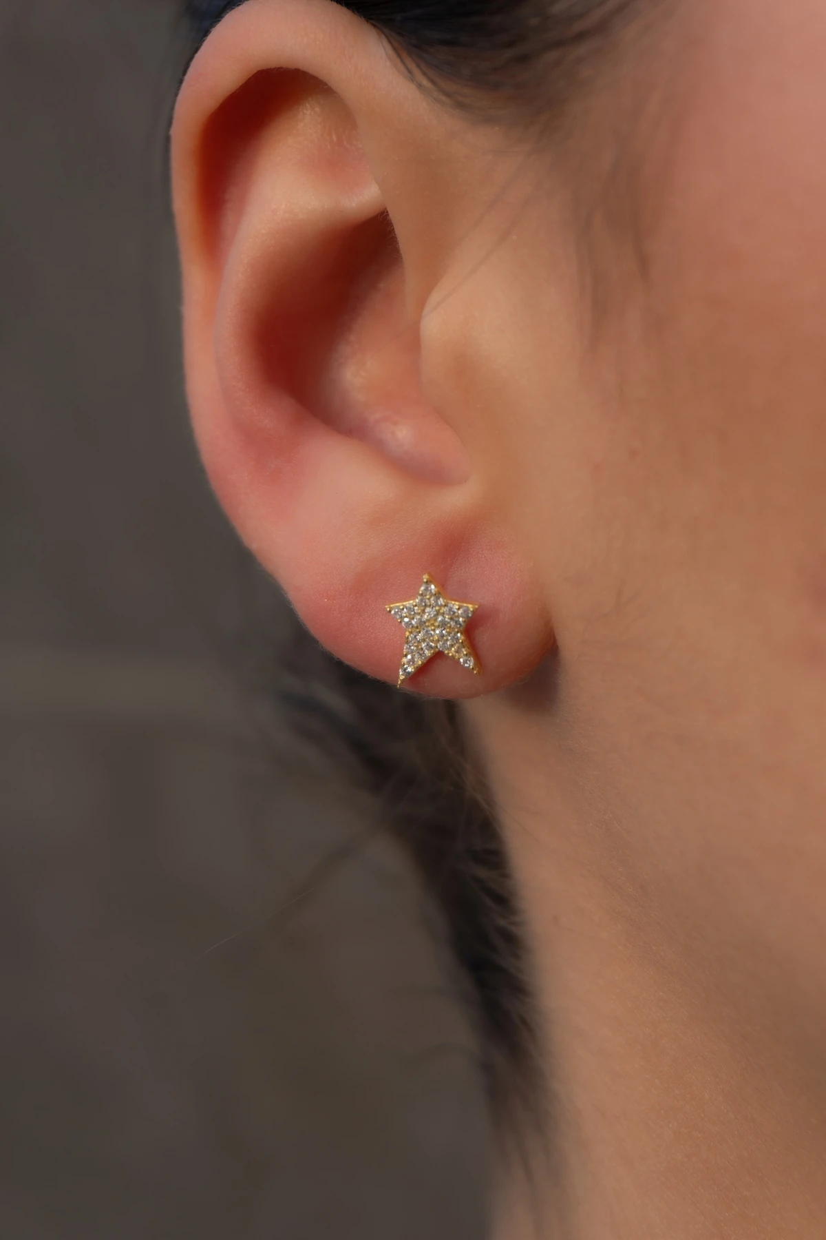 Yıldız Model Zirkon Taşlı 925 Ayar Gold Gümüş Küpe