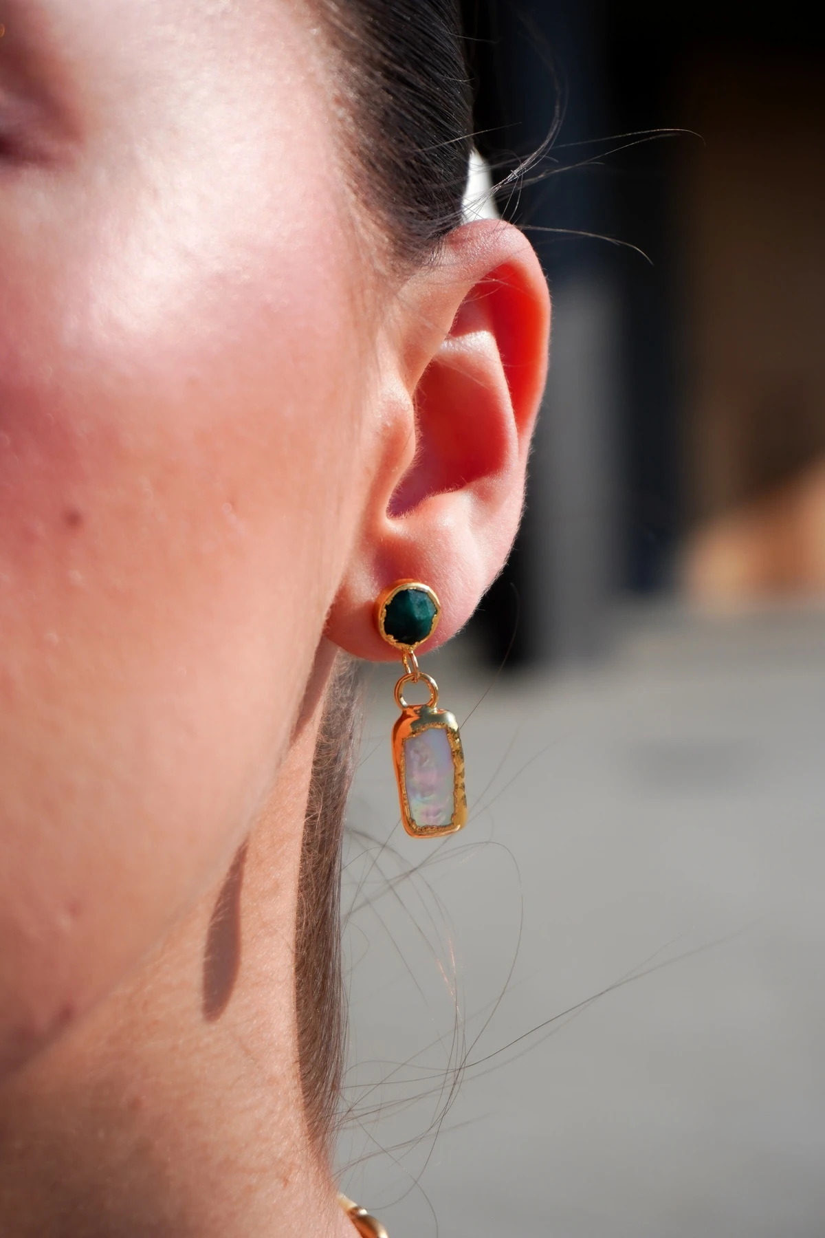 Kök Zümrüt ve İnci Doğal Taş Altın Kaplama Pirinç El Yapımı Küpe