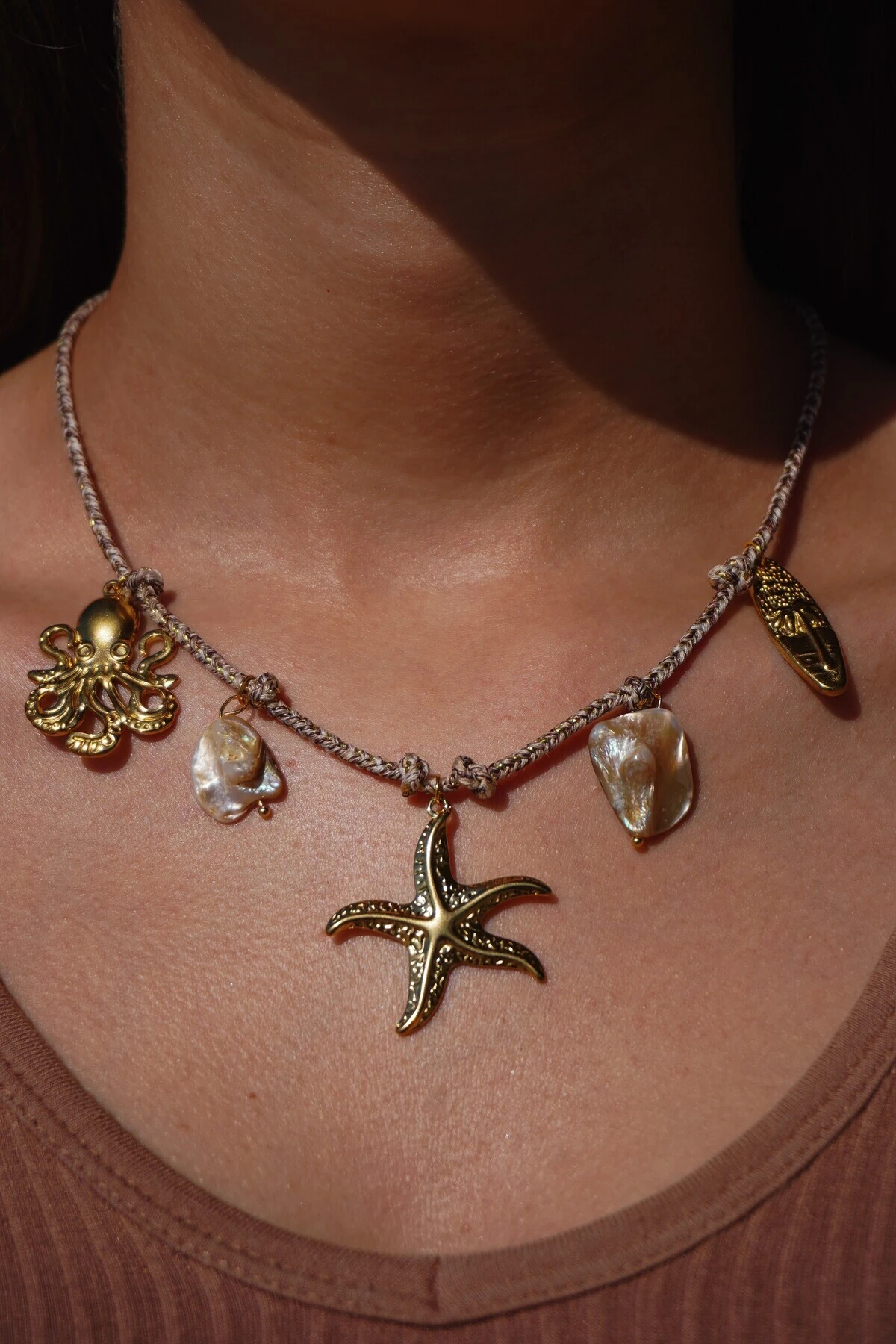 Deniz Kabuklu ve Yıldızlı Denizaltı Temalı Charm Kolye