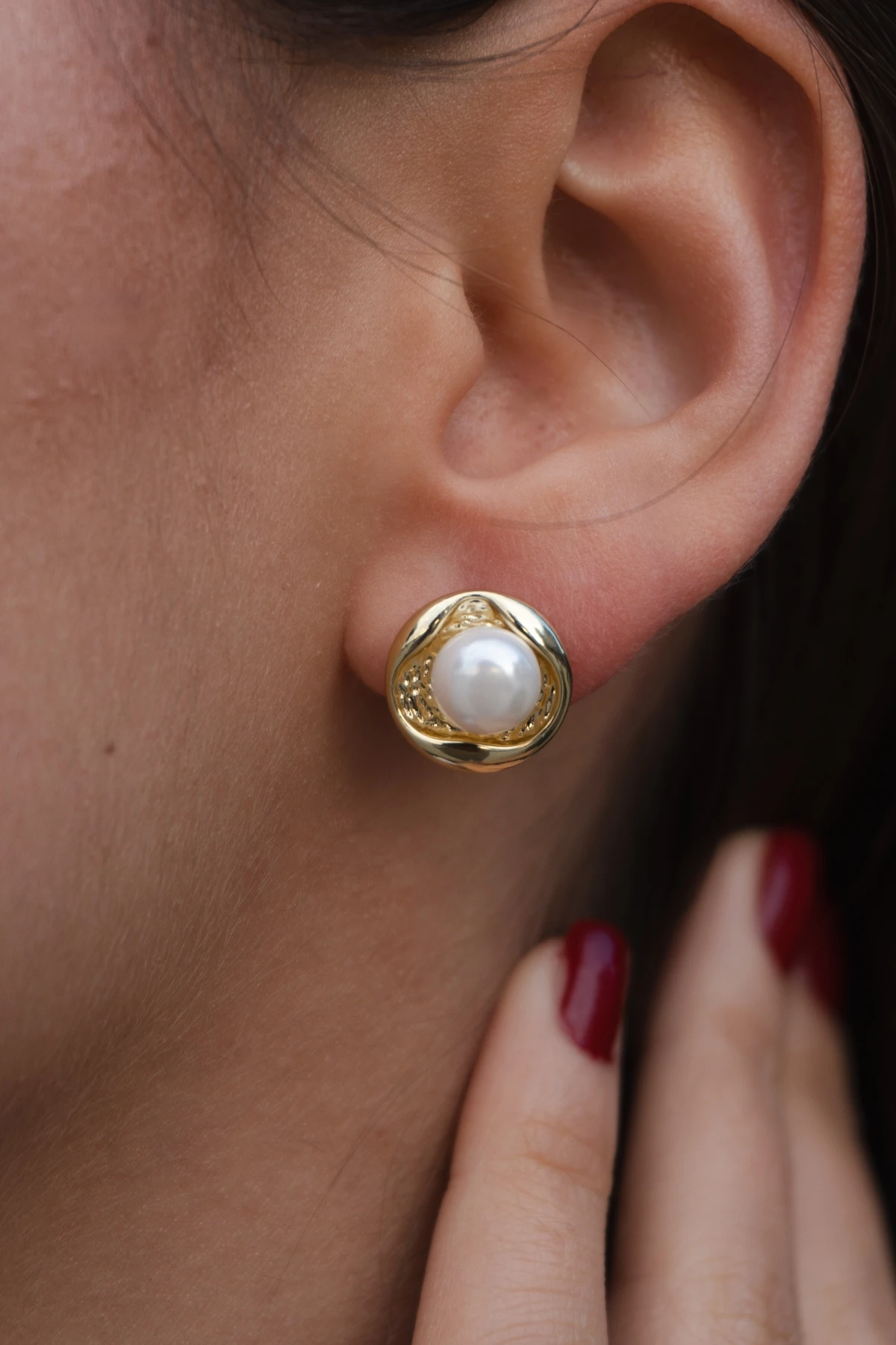 İnci Taşlı Minimal Çelik Küpe