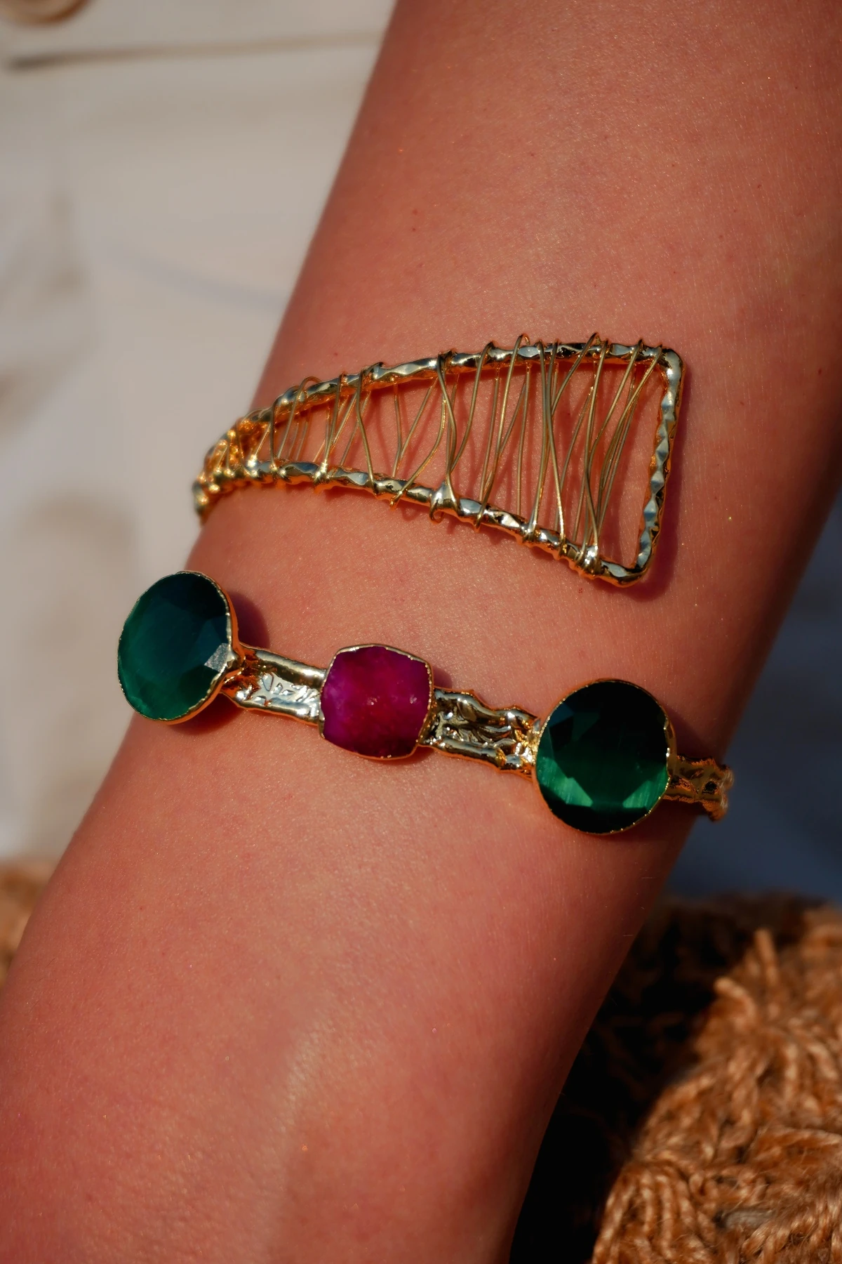 Yakut ve Kedigözü Doğal Taş Altın Kaplama Pirinç El Yapımı Bilezik