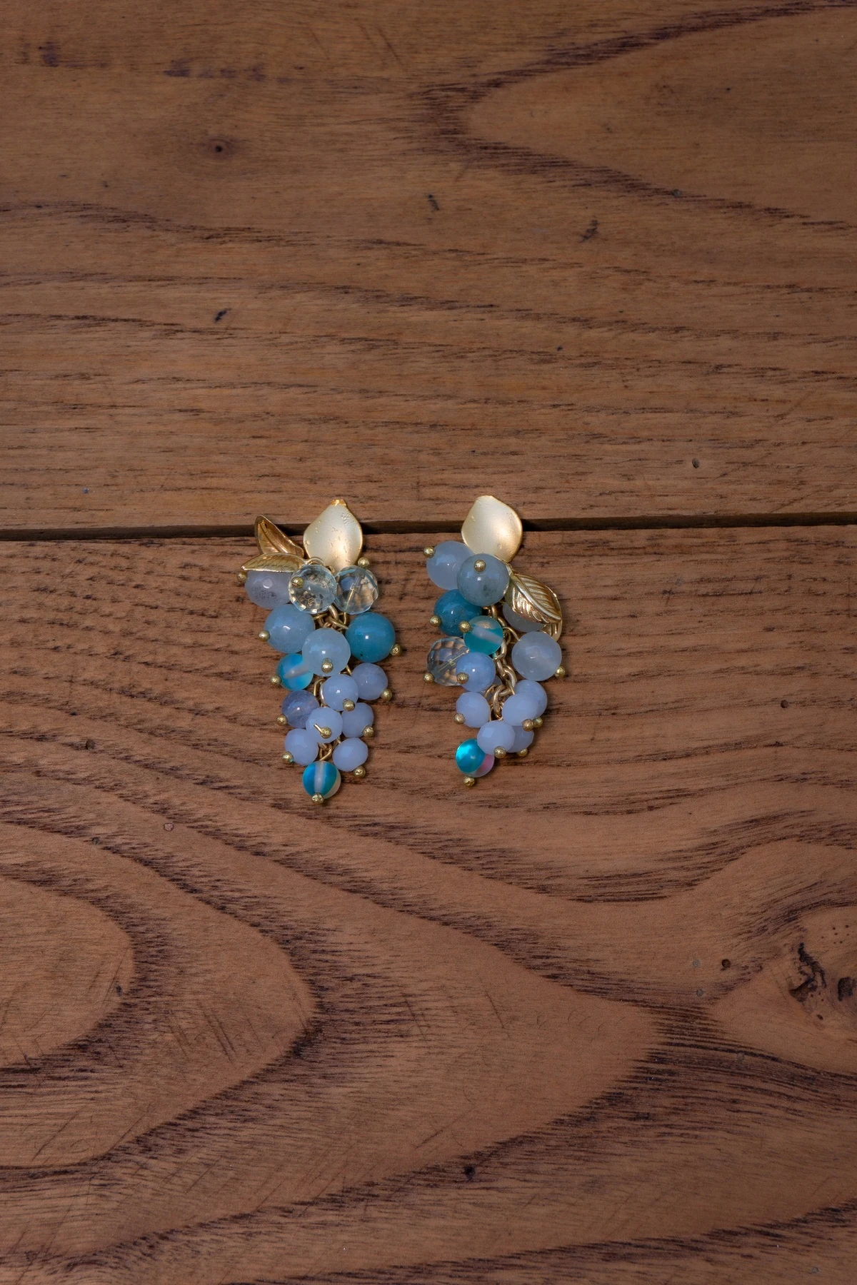 Salkım Taşlı Altın Kaplama Pirinç Yaprak Küpe