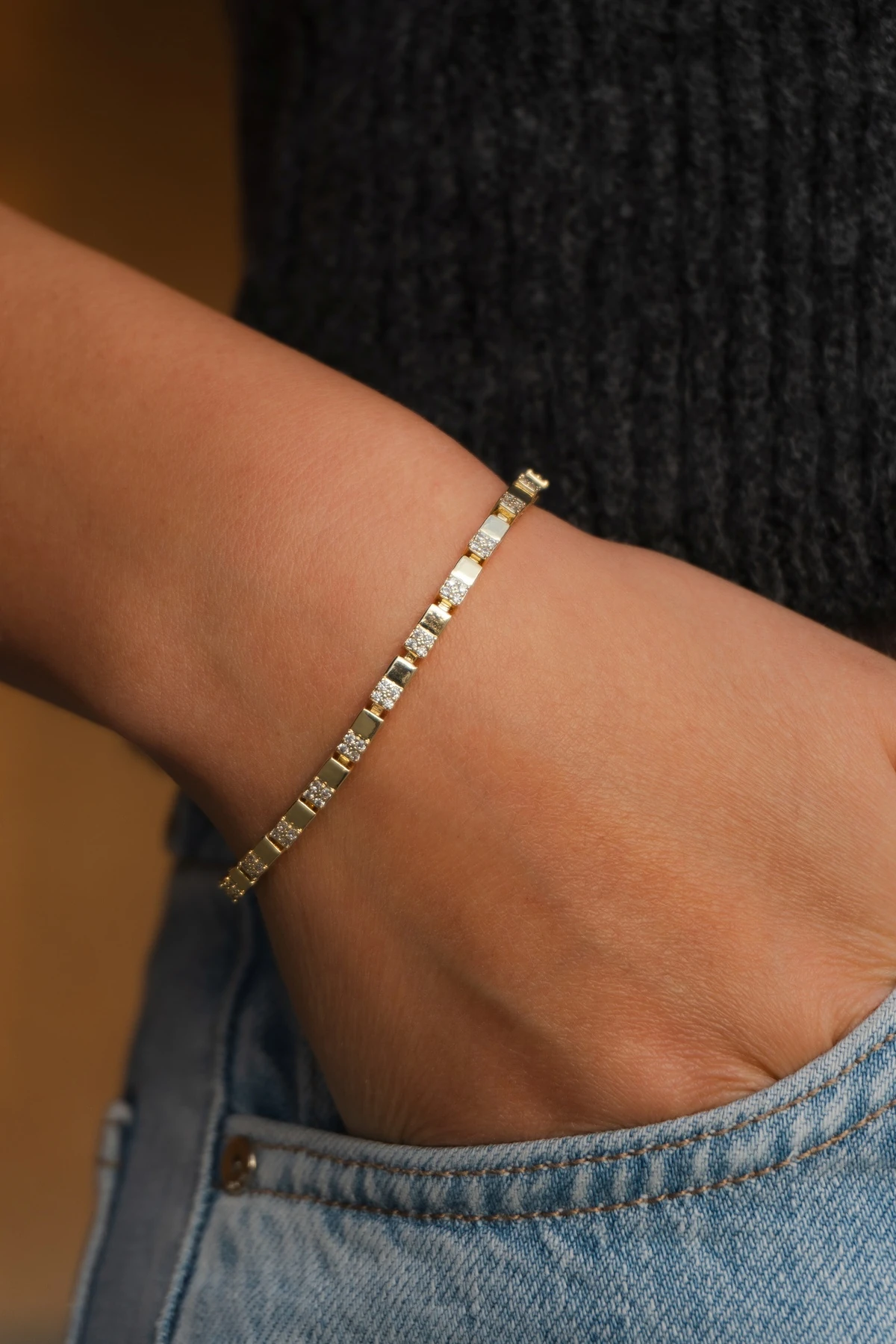 Zirkon Taşlı Gold Çelik Bileklik