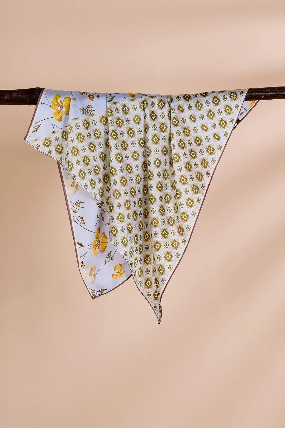 Retro Çiçek ve Geometrik Desenli Fular