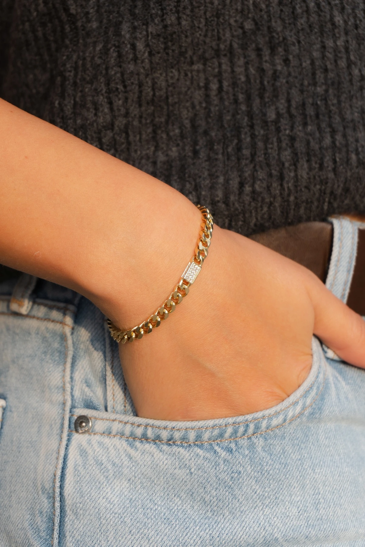 Zirkon Taşlı Gold Çelik Bileklik