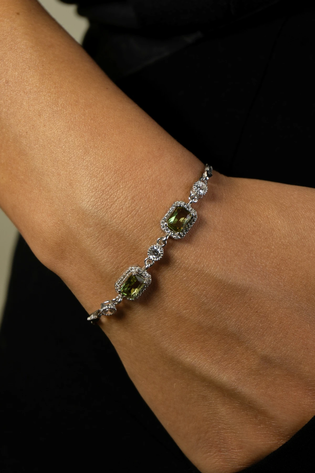 925 Ayar Gümüş Zirkon Taşlı Bileklik