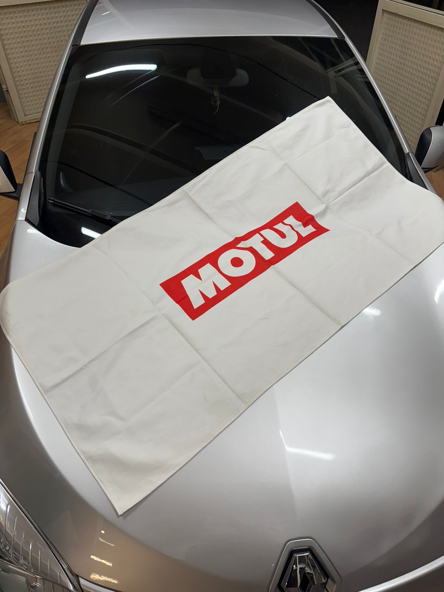 Motul Göğüs Havlusu - Kırmızı