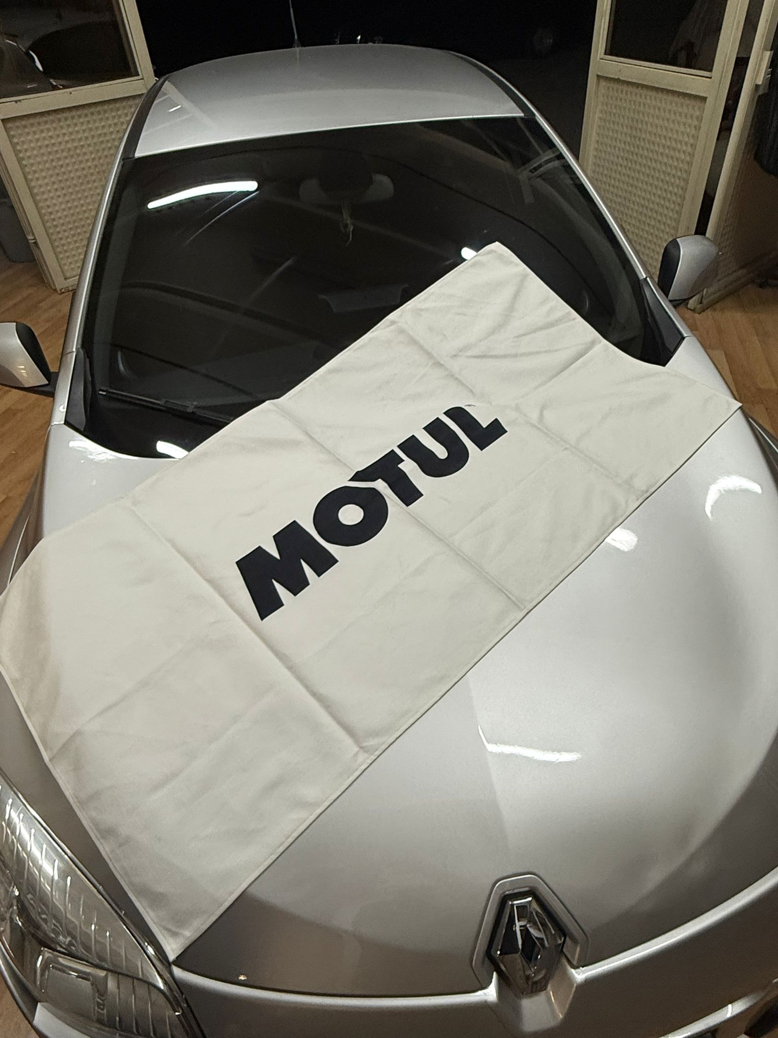 Motul Göğüs Havlusu - BEYAZ