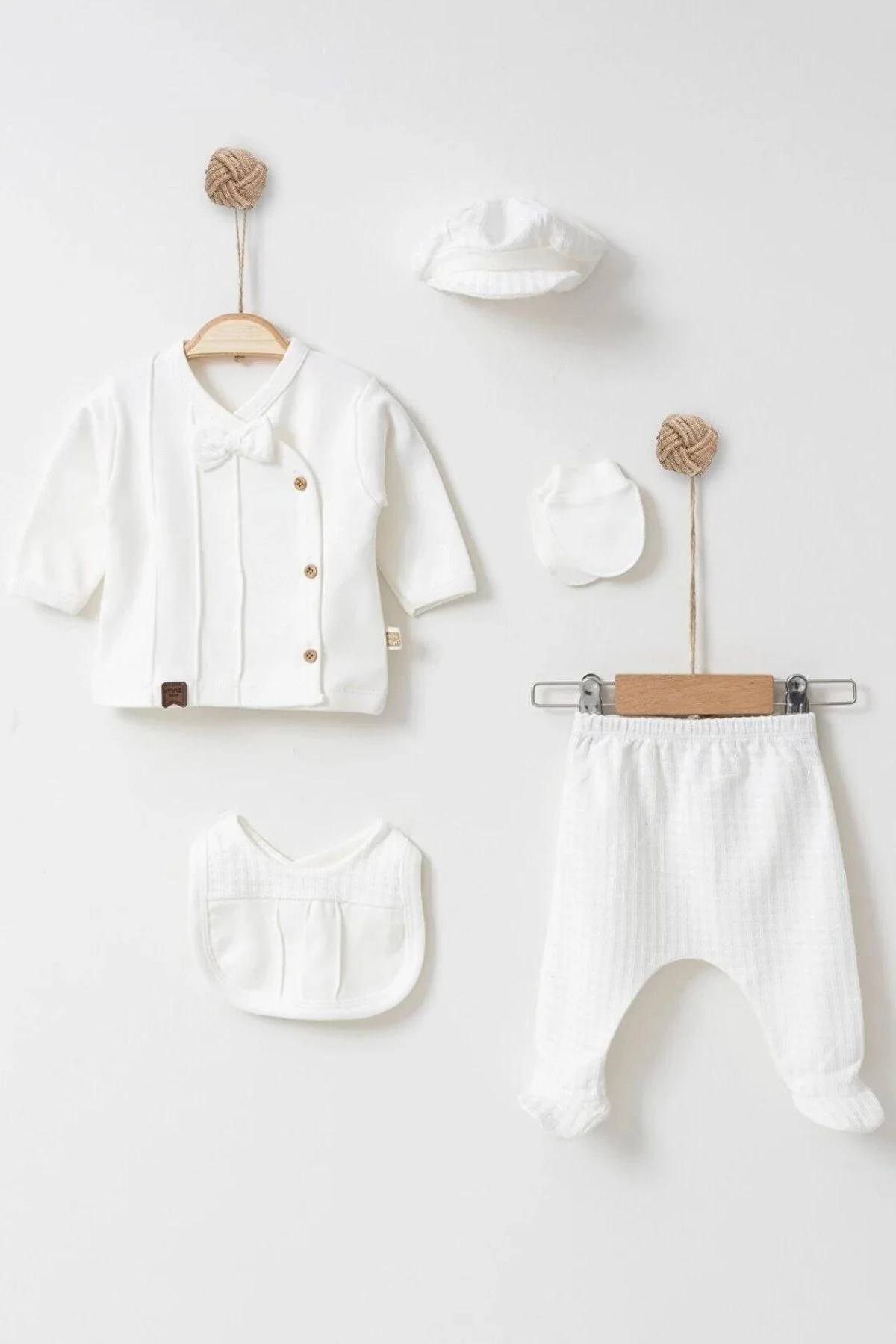 Nervürlü Papyonlu Kasket Şapkalı Yenidoğan Erkek Bebek 5 Parça Hastane Çıkış Zıbın Seti