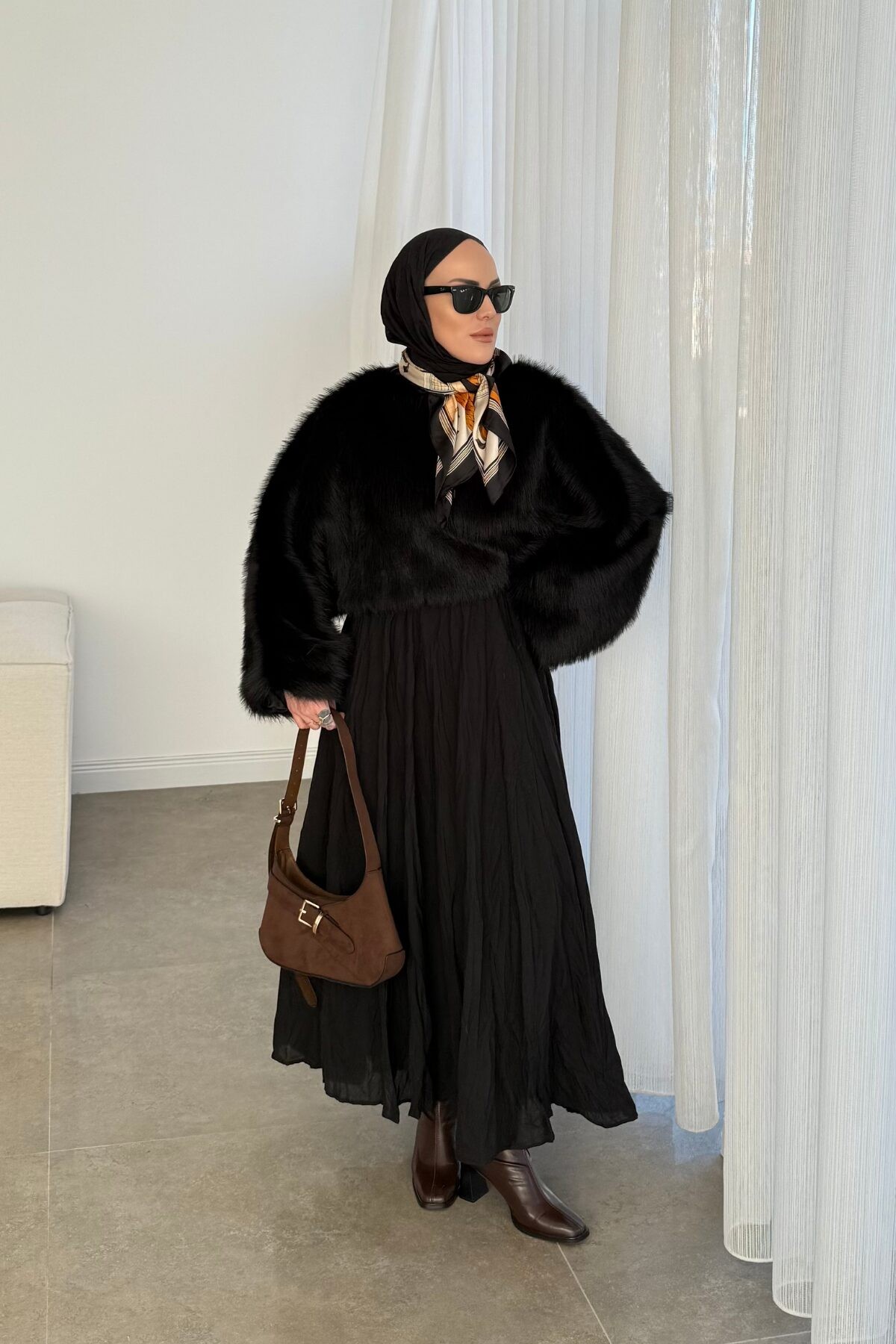 Oversize Muadil Crop Kürk Siyah