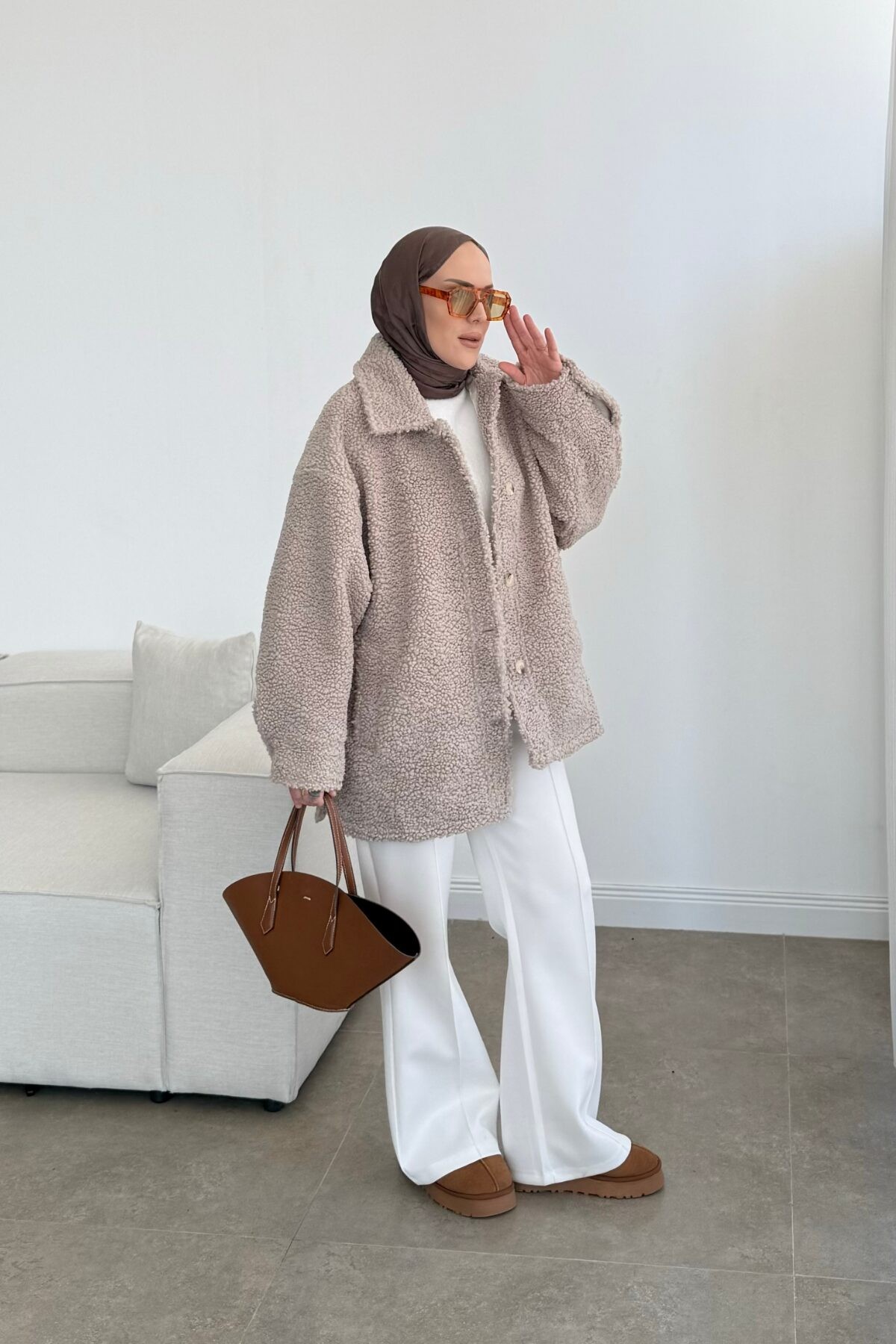 H&amp;M Model Teddy Mont Bej