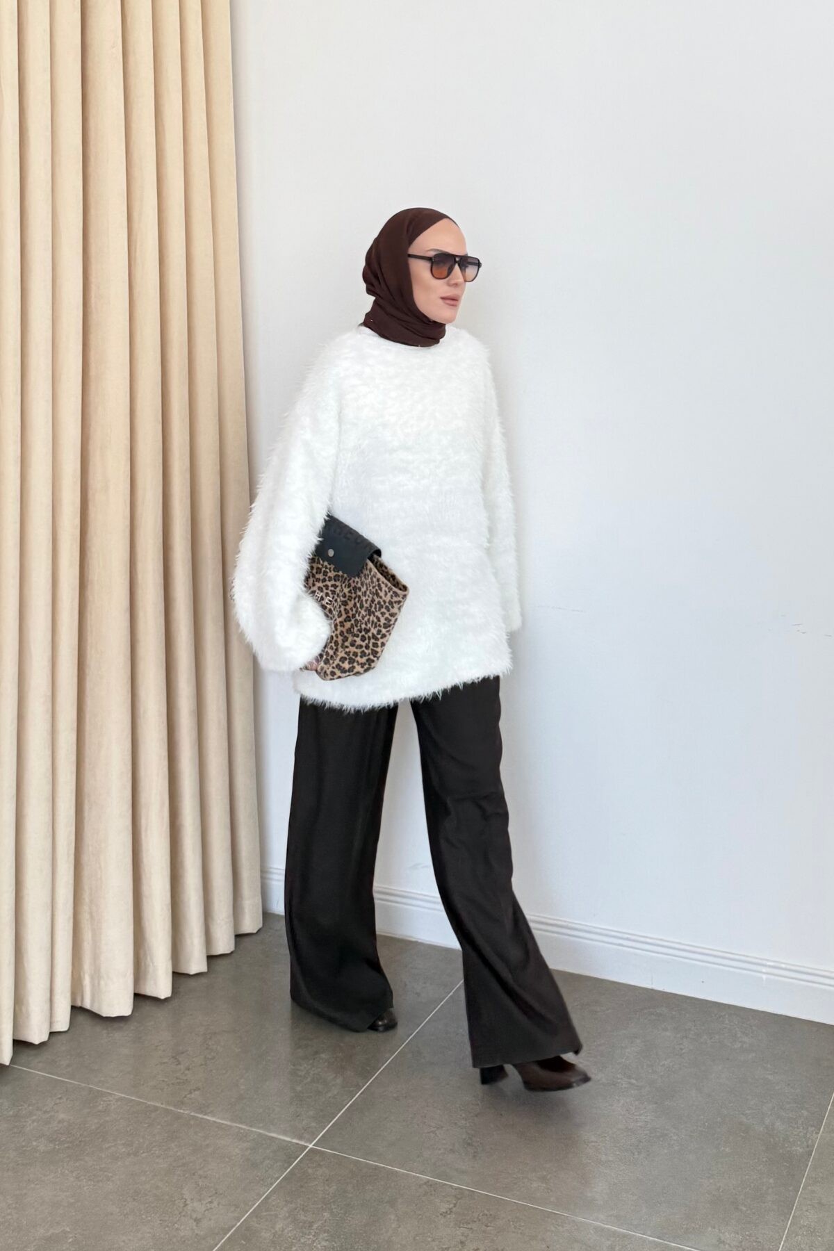 Oversize Massi Model Sakallı Kazak Beyaz