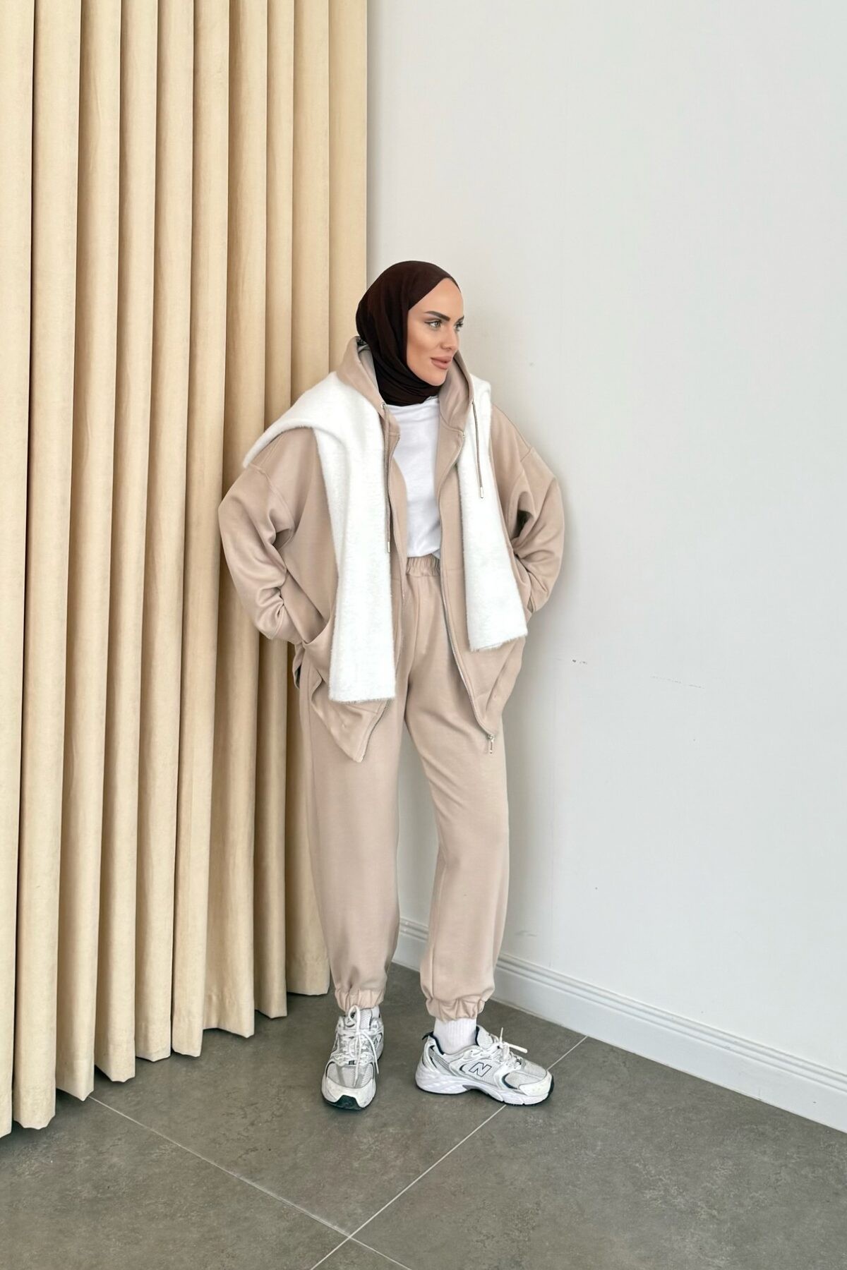 Oysh. Spor Takım Bej