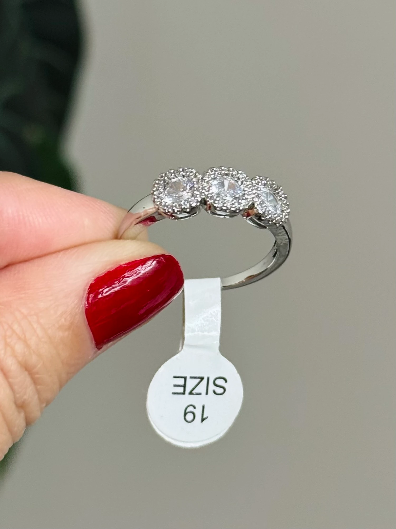 Çelik Sıralı Taşlı Yüzük 9 no