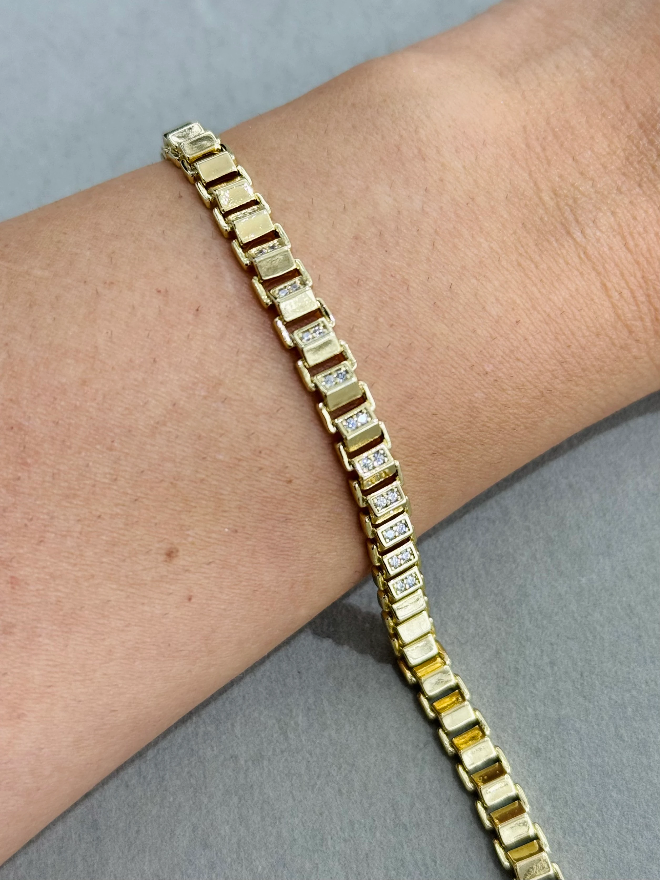 Xuping 14K Köşeli Kare Taşlı Bileklik