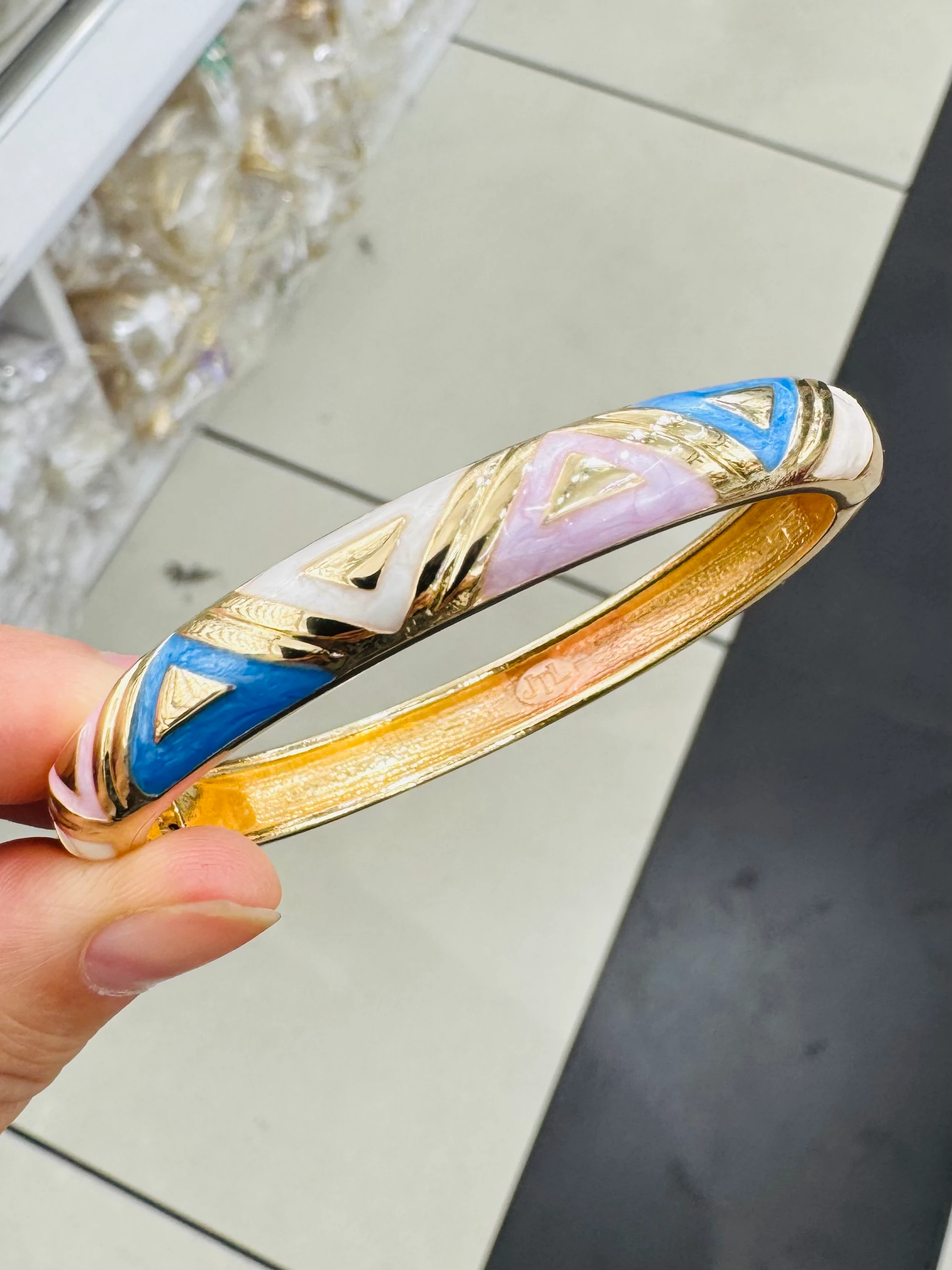 Mavi Tonları V Model Kelepçe