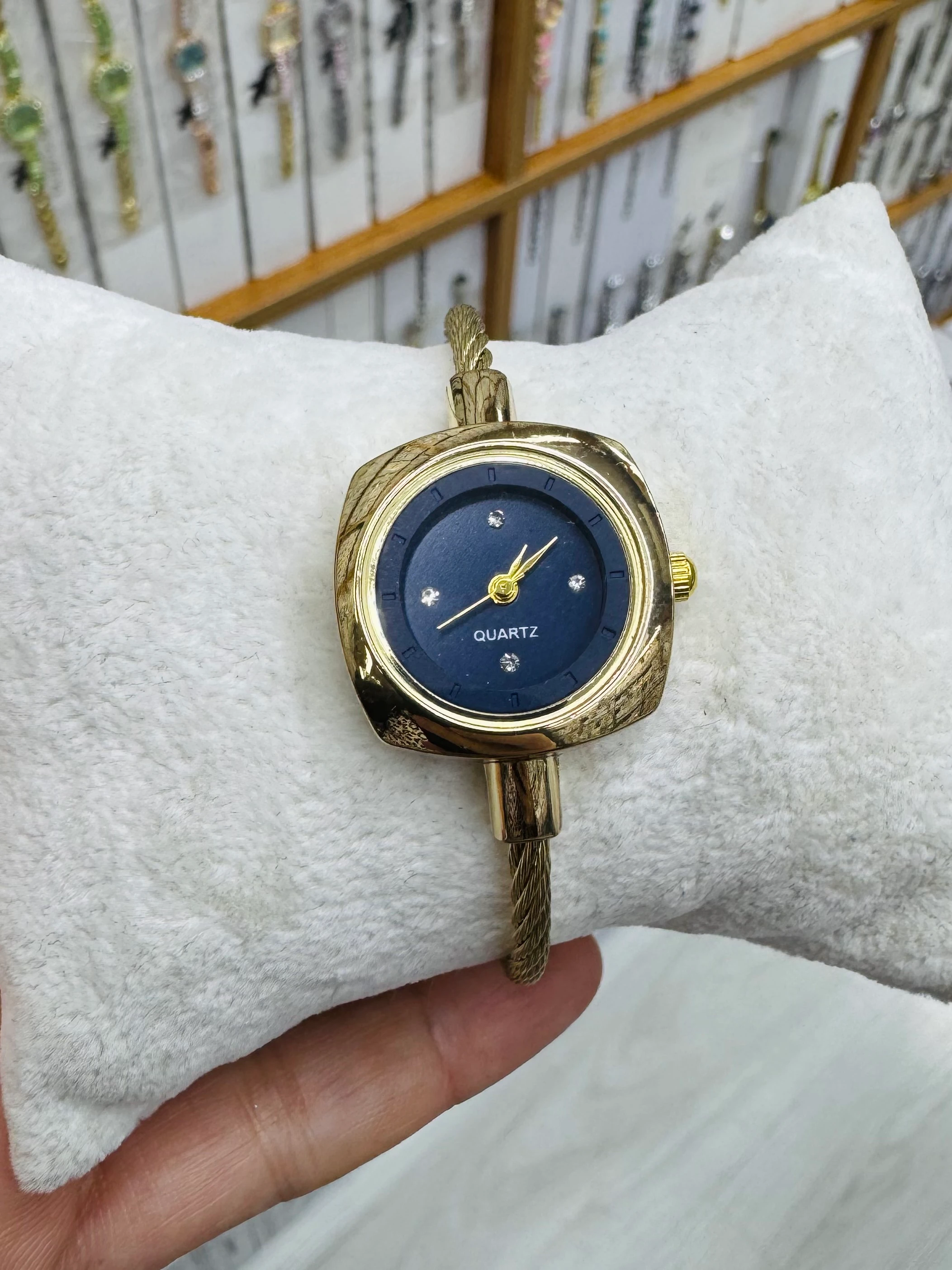 Altın Renk Lacivert İç Saat